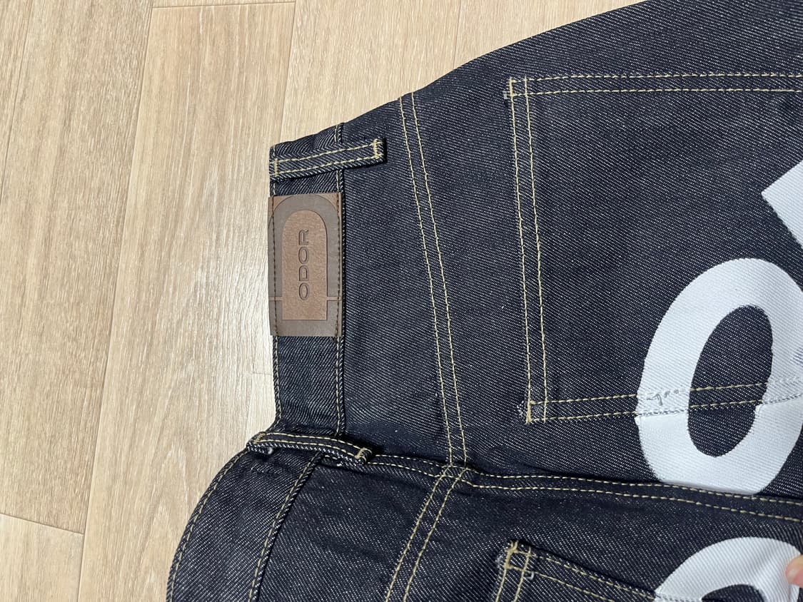 오도어 로고 드랍 데님 화이트 상품이미지3