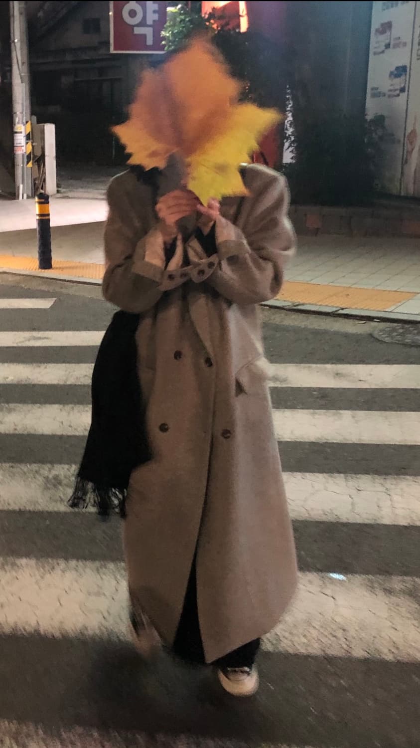 베이지 색상의 오버핏 맥시 롱코트 상품이미지2