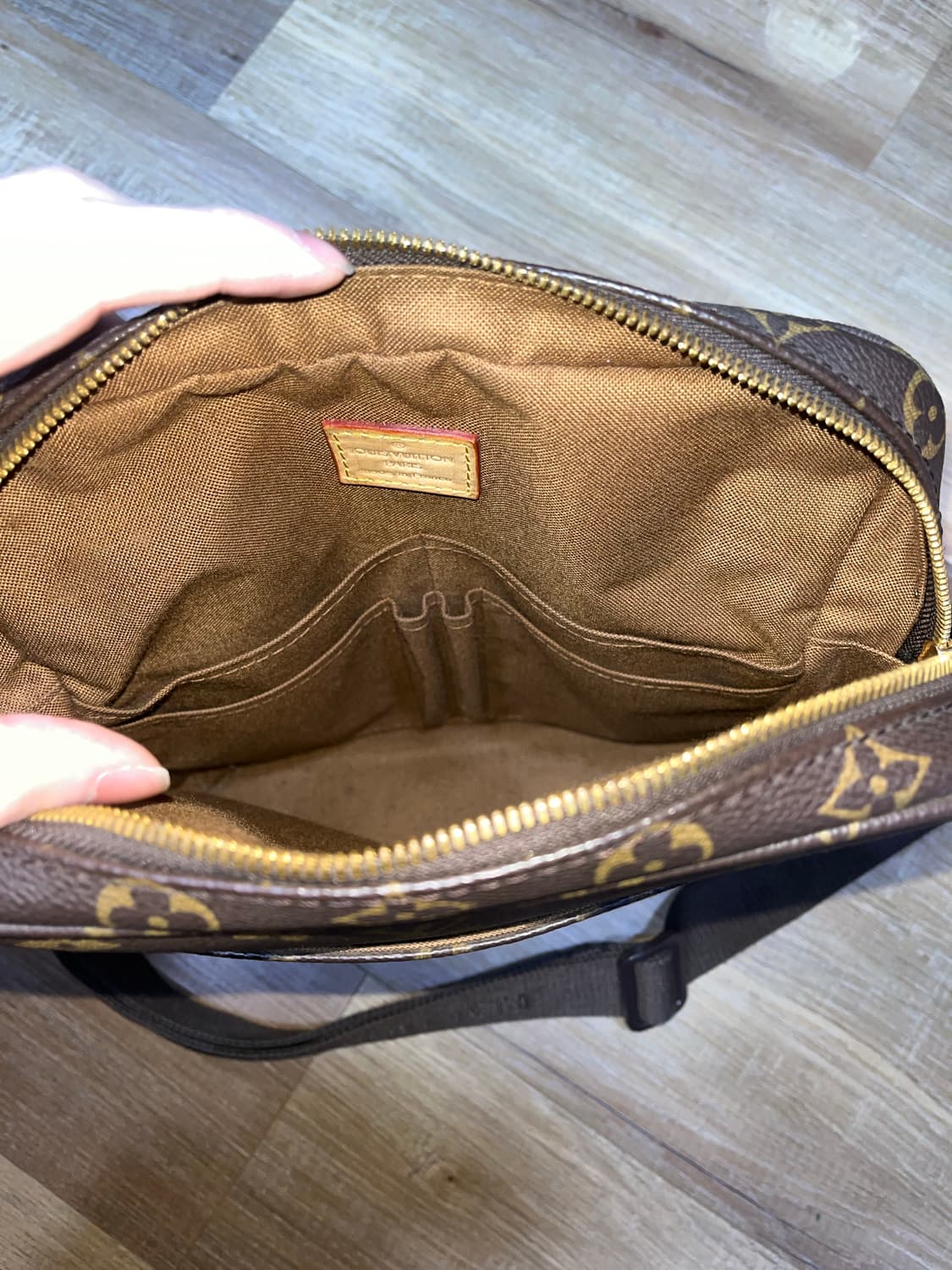 루이비통 크로스백 상품이미지5