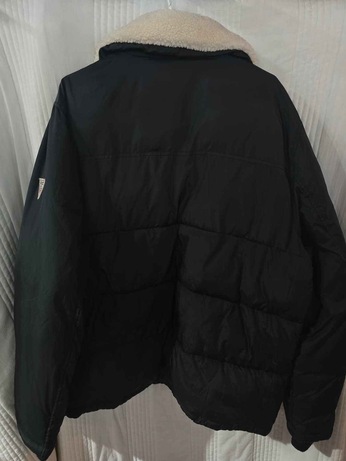 게스 블랙 뽀글이 카라 패딩 자켓 상품이미지3