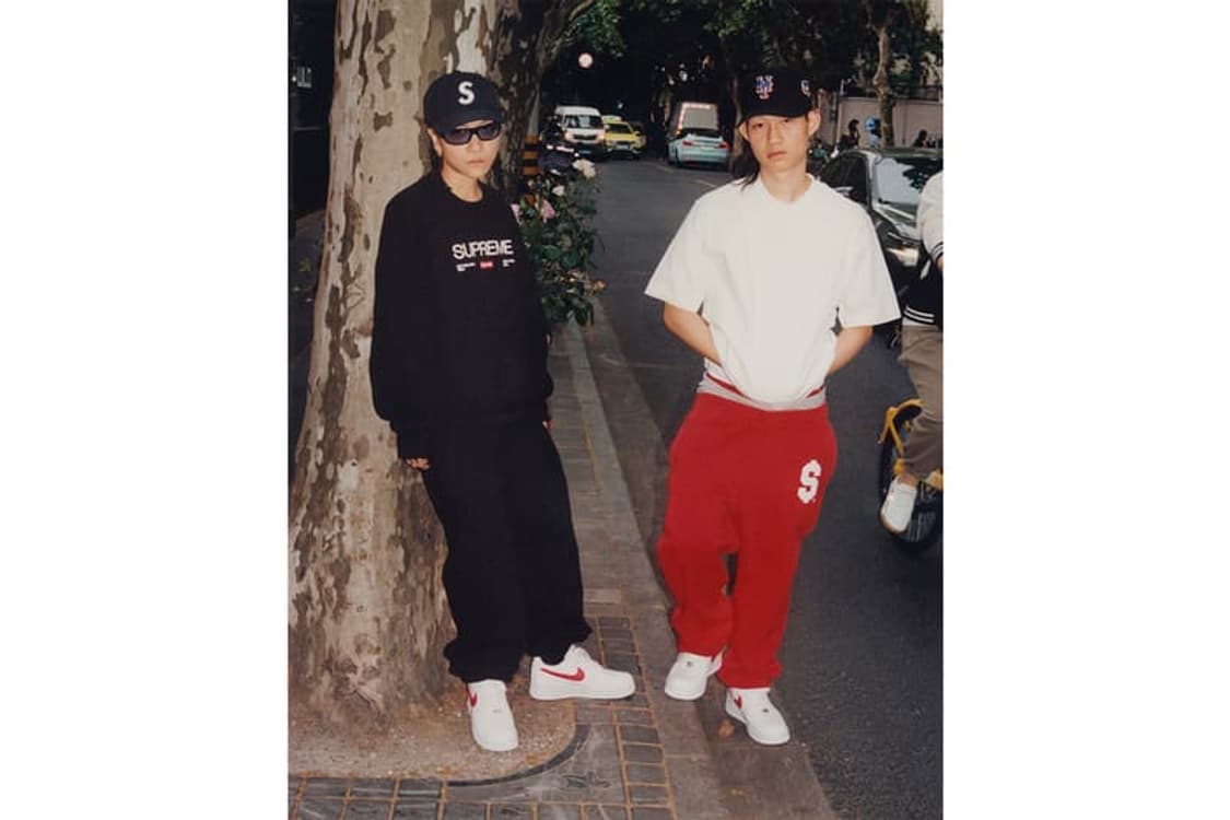 나이키x슈프림 에어포스 1 로우 화이트 스피드 레드-상하이 스토어 한정 상품이미지1