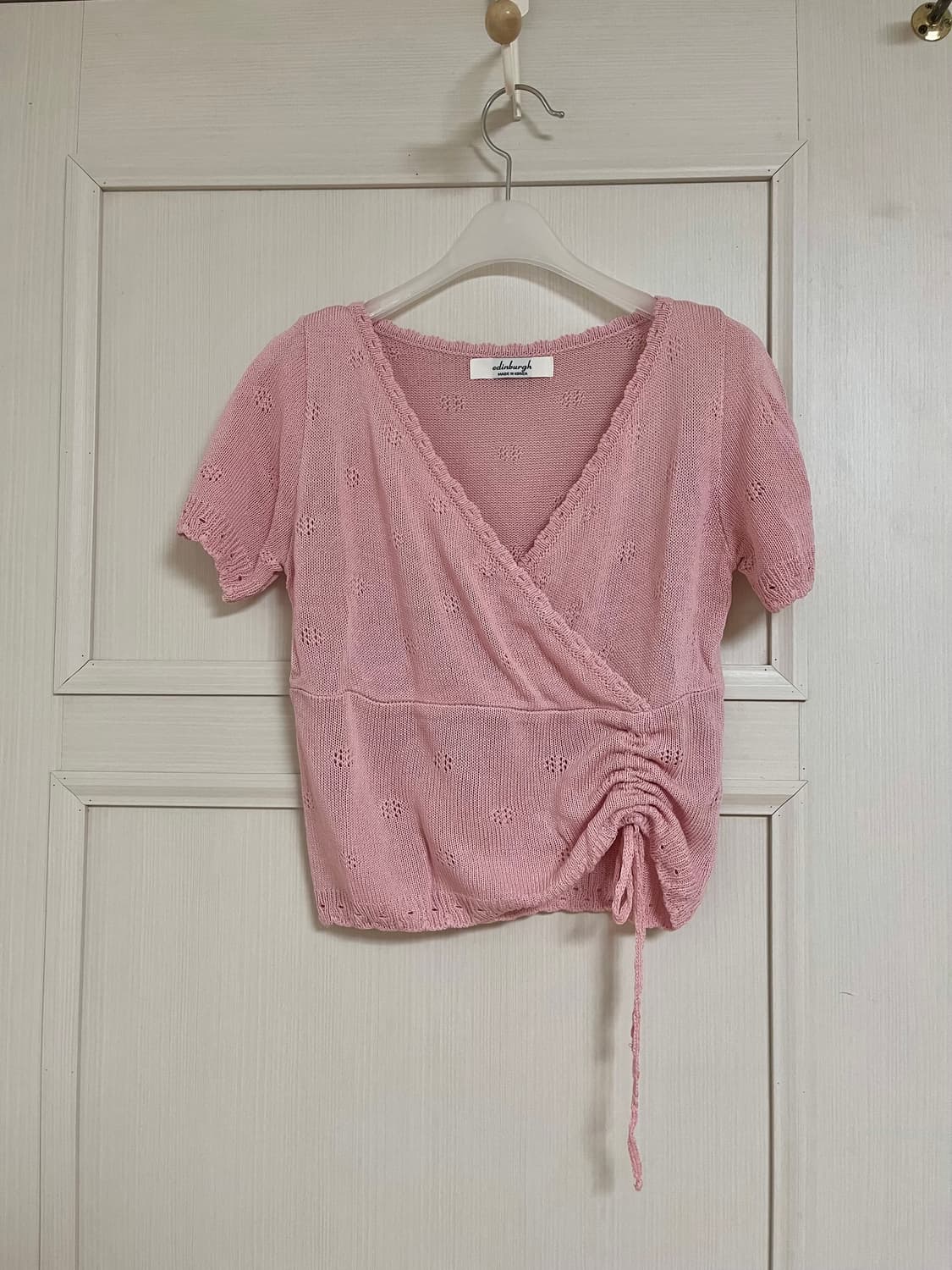 에딘버러 핑크 펀칭 랩 니트 크롭 가디건 상품이미지1