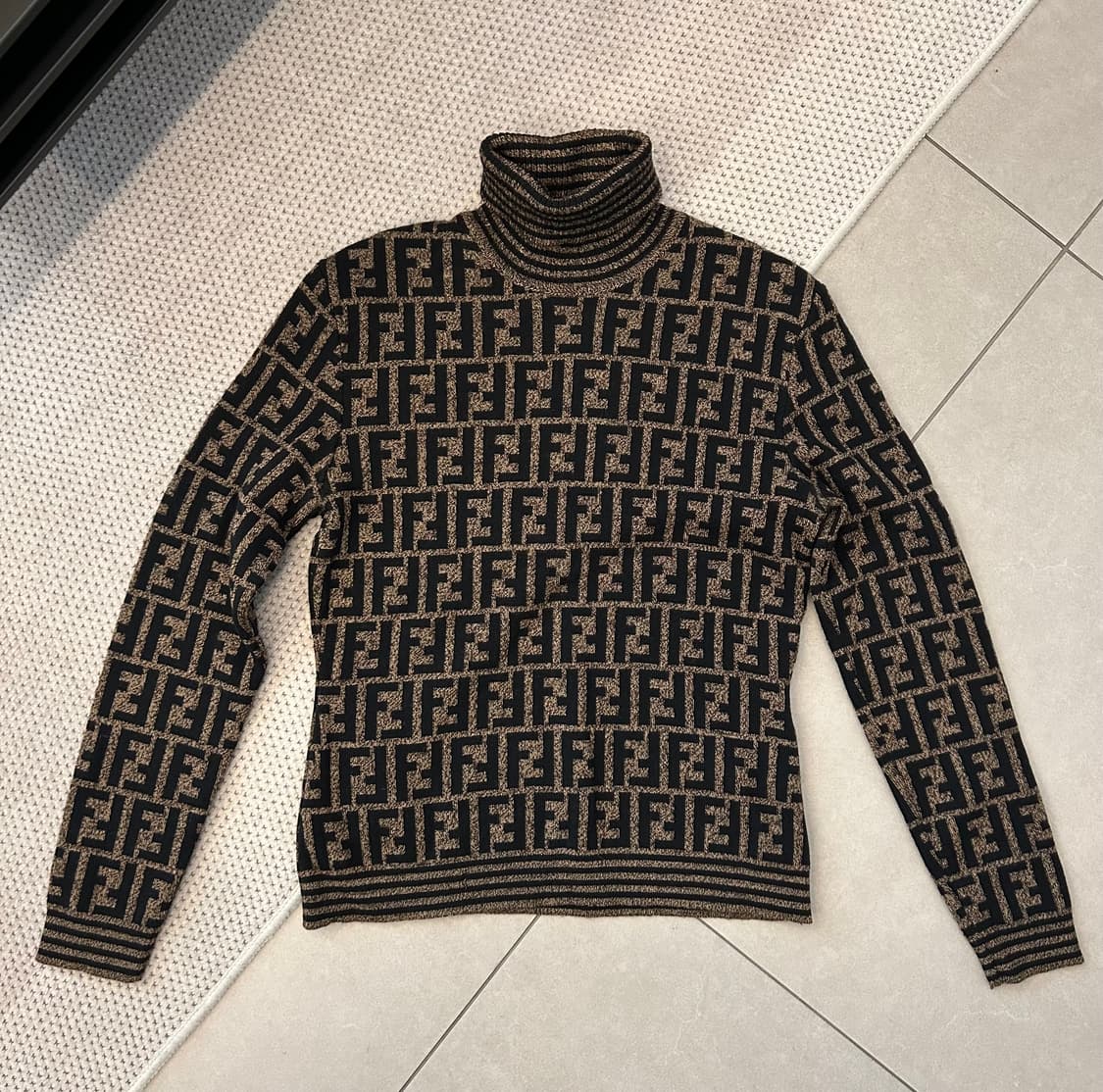 펜디 니트 상품이미지1