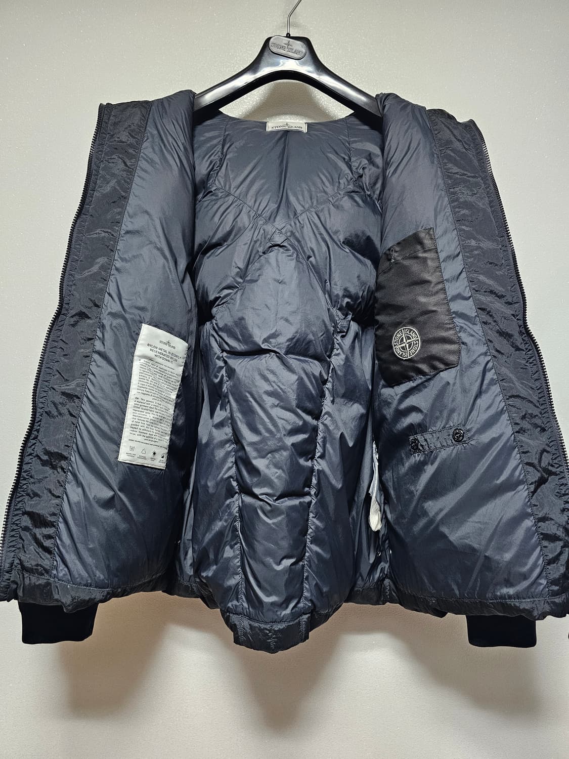 스톤아일랜드 나일론 메탈 다운 패딩 상품이미지3