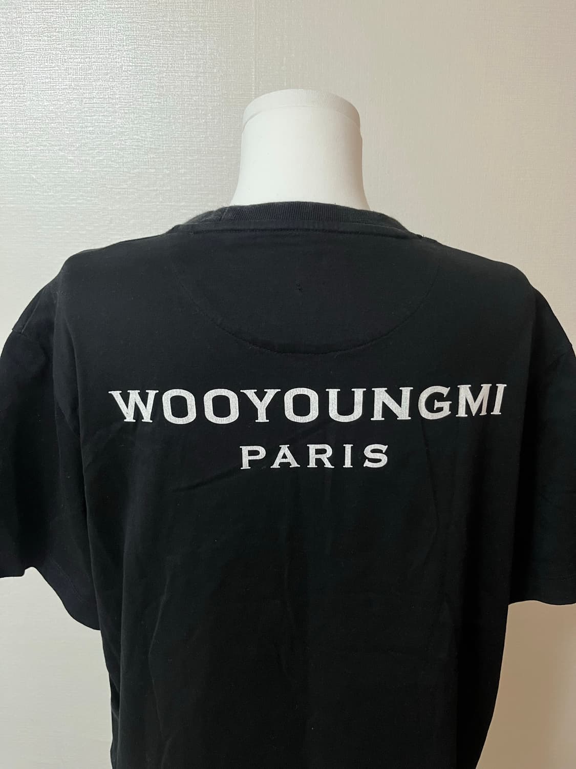 우영미 코튼 백로고 티셔츠 블랙 상품이미지4
