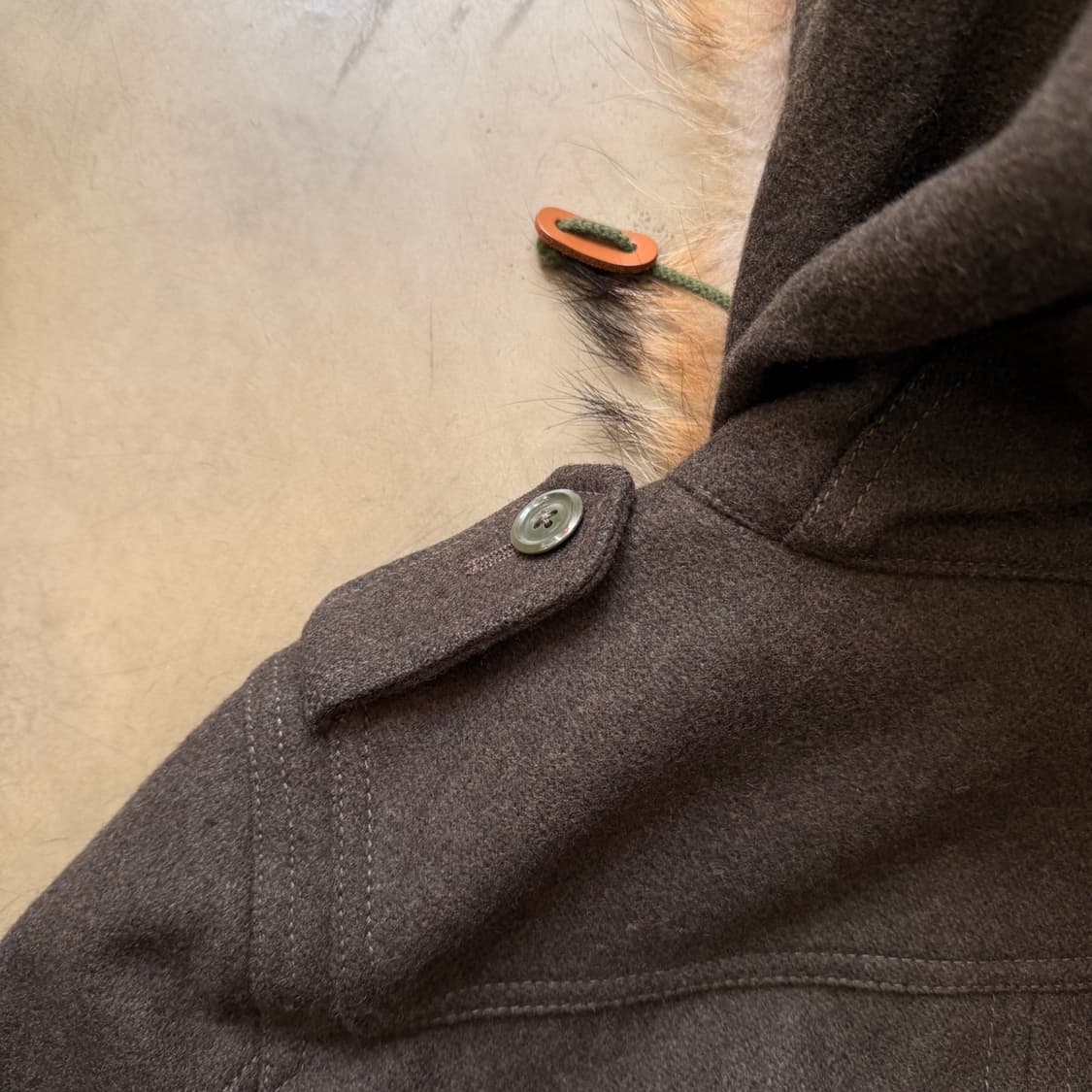 빔즈 일본 원단 라쿤퍼 피쉬테일 베이스 자켓 상품이미지7