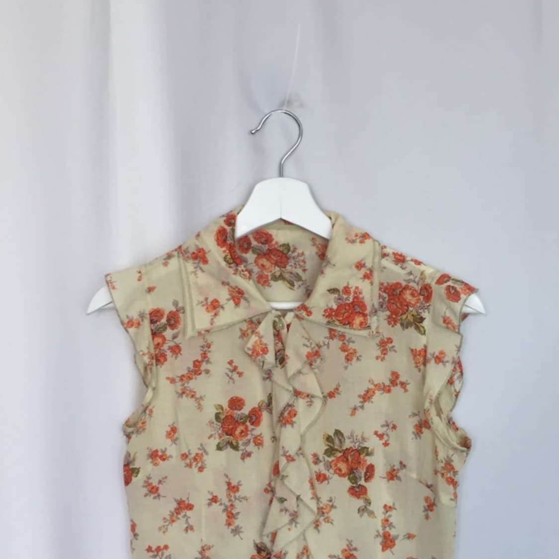 (급처)빈티지 플라워 프릴 민소매 블라우스 상품이미지1