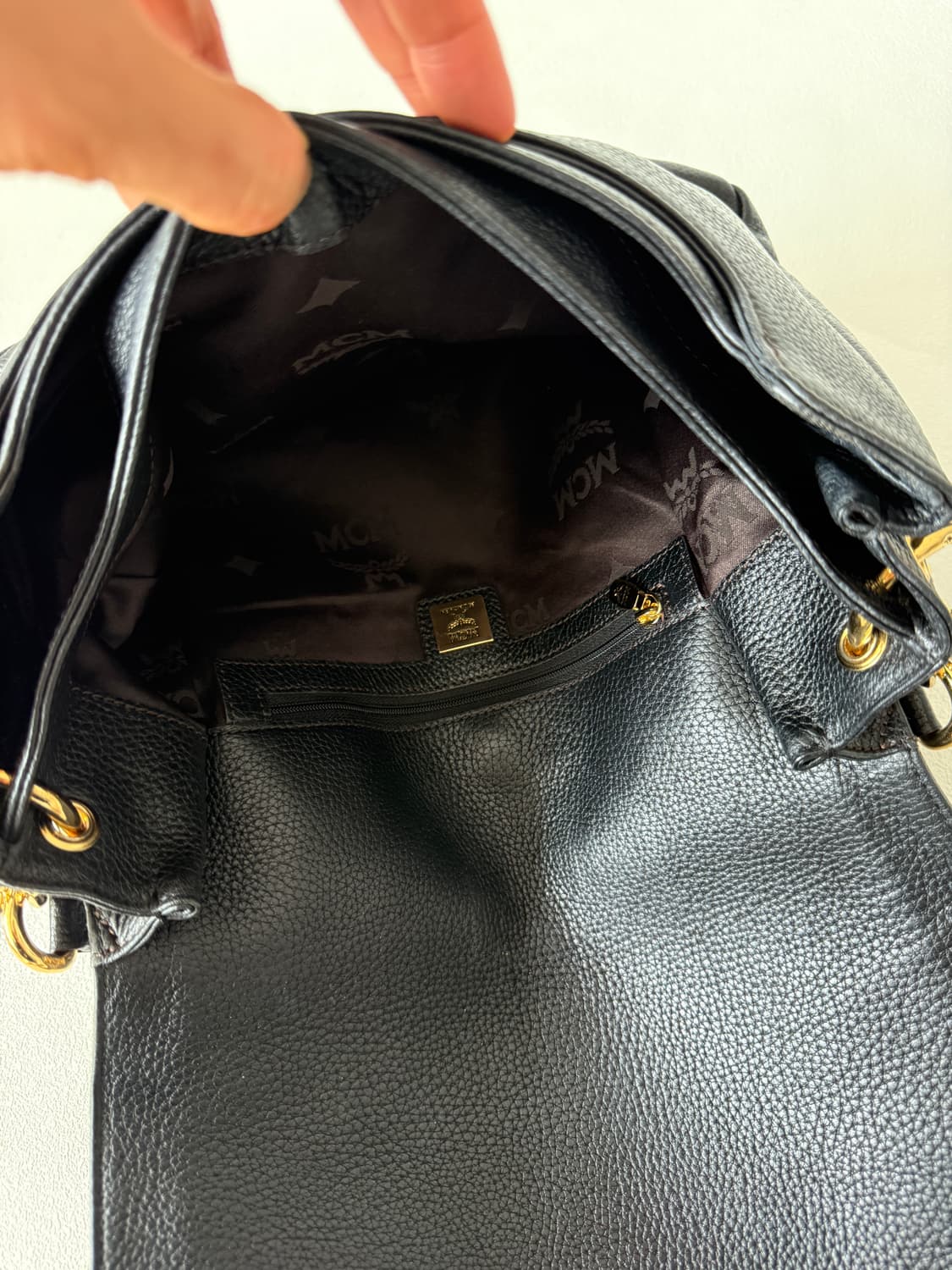 엠씨엠(MCM) 레더 토트 크로스백 상품이미지9