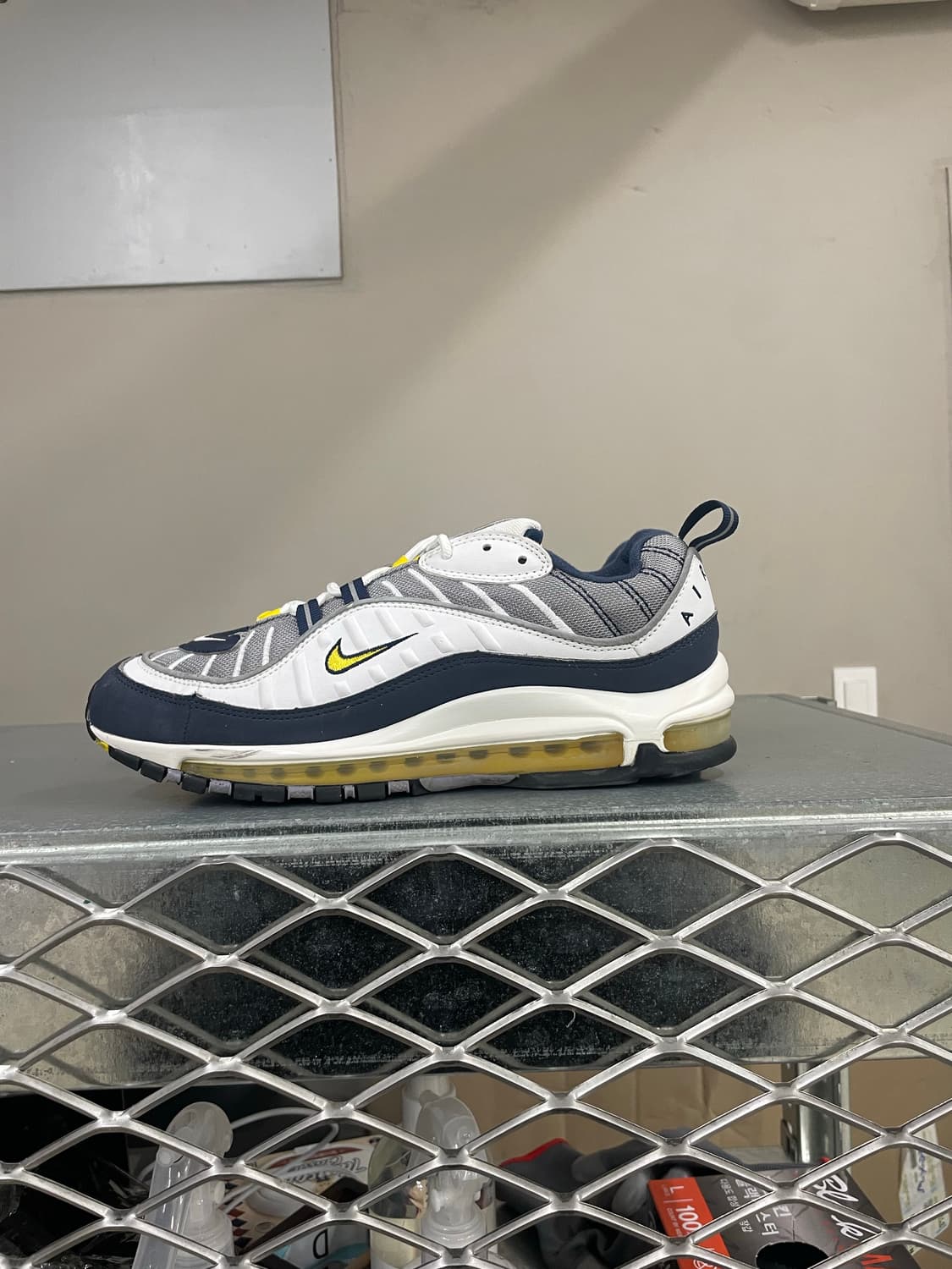 나이키 에어맥스 98 투어 옐로우 270  상품이미지1