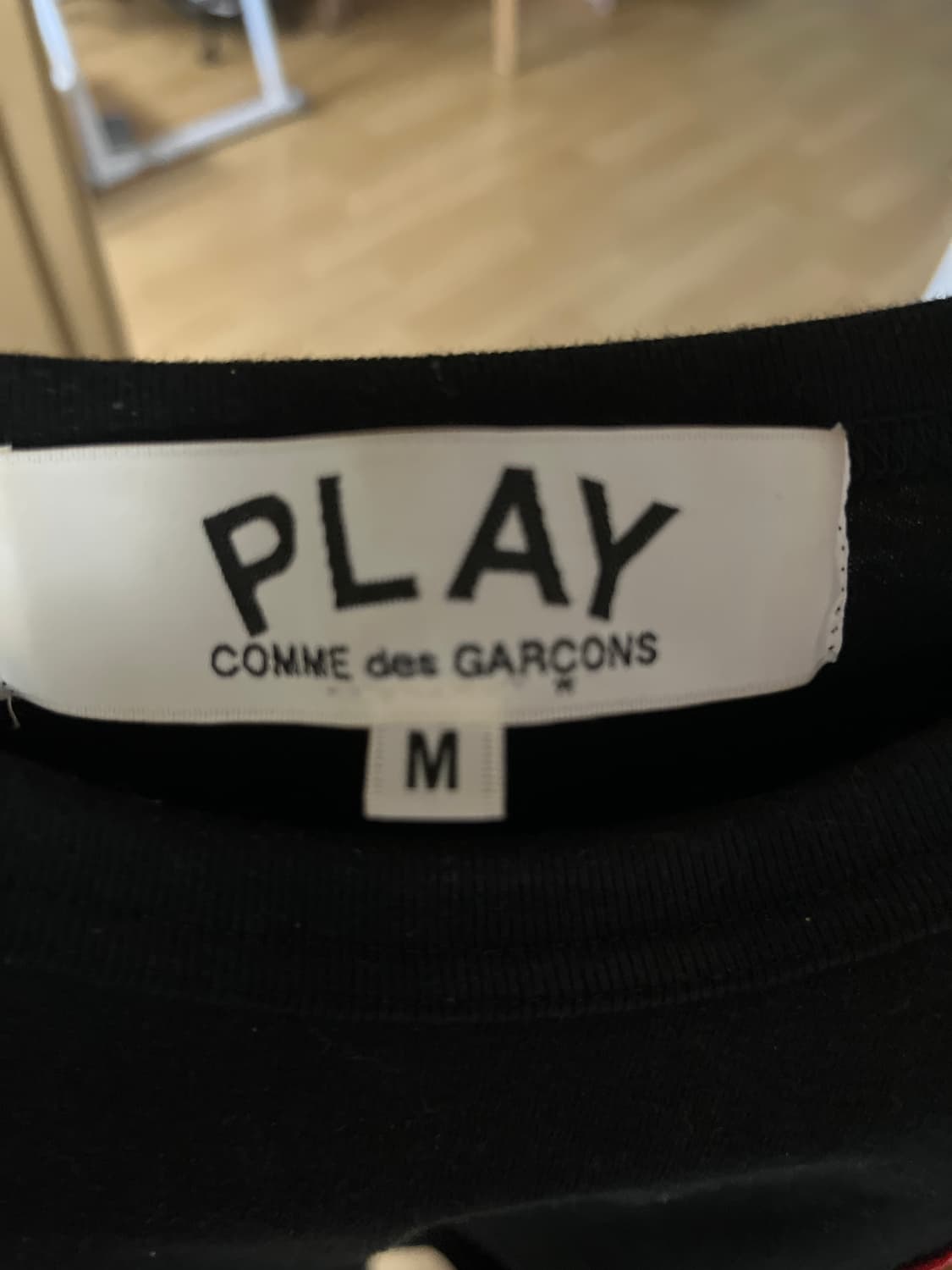 꼼데가르송 검정 반팔 M사이즈 팝니다 상품이미지1