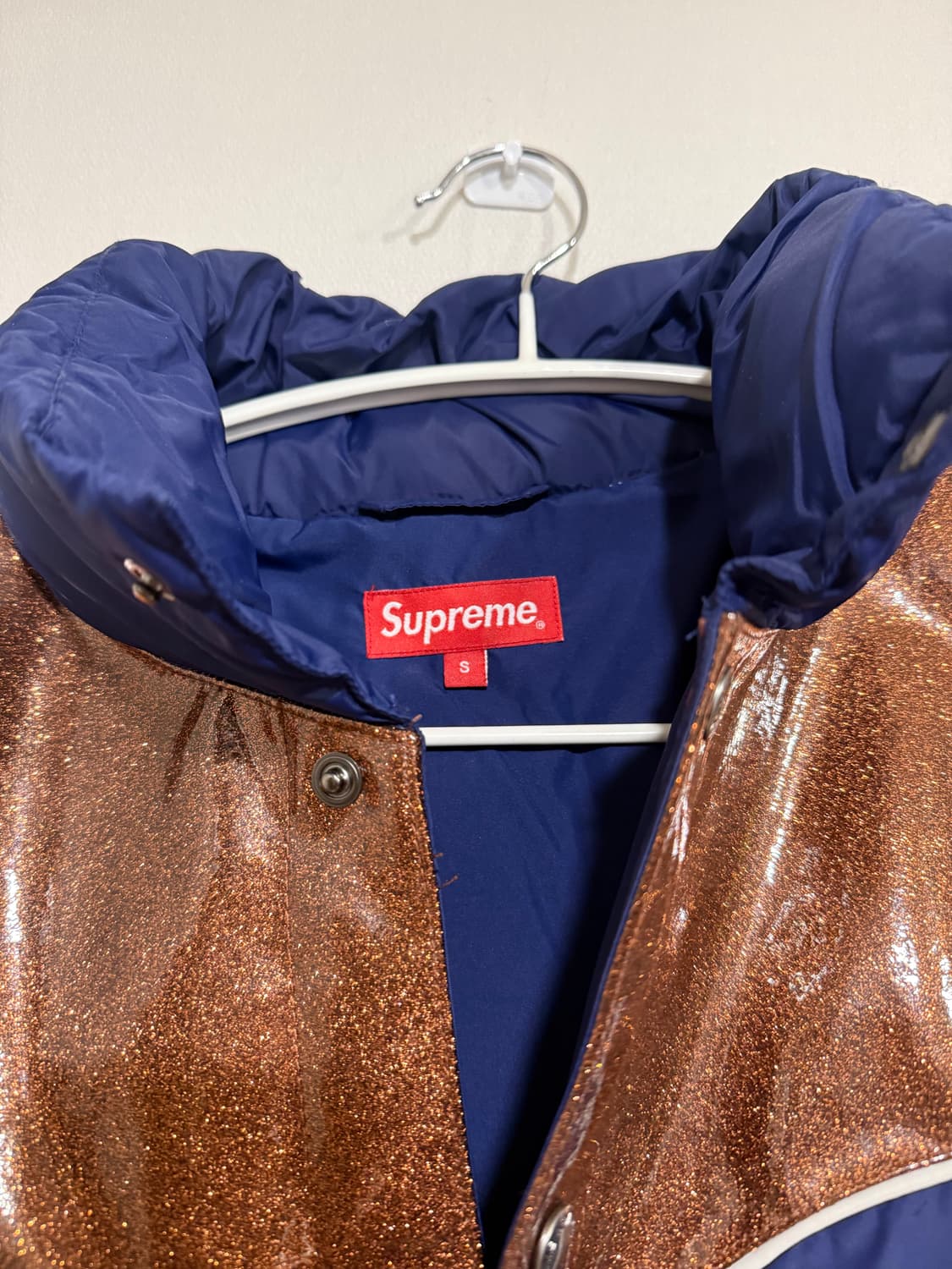 슈프림패딩 글리터 요크 다운 퍼퍼 자켓 네이비 - 22FW 상품이미지6