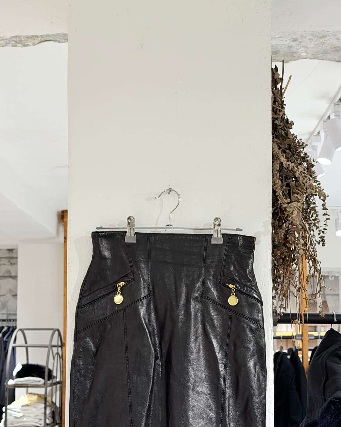 에스카다 블랙 레더 골드 지퍼 펜슬 스커트 상품이미지2