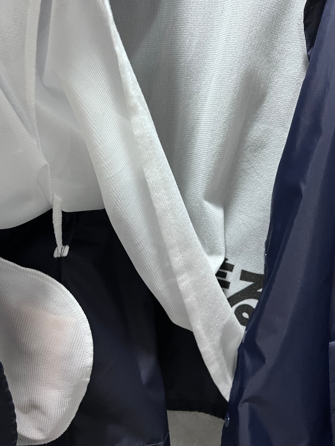 꼼데가르송 코치자켓 네이비 L 사이즈 팝니다 상품이미지6