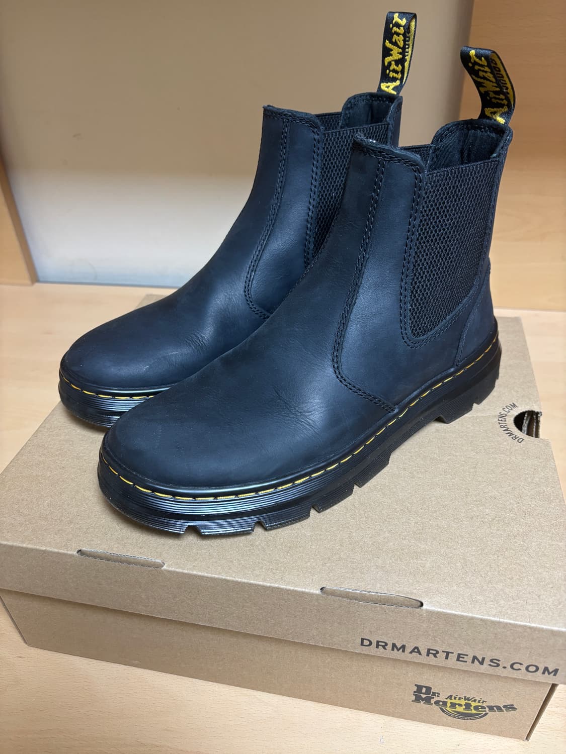 닥터마틴 엠버리 블랙 260 판매합니다 상품이미지2