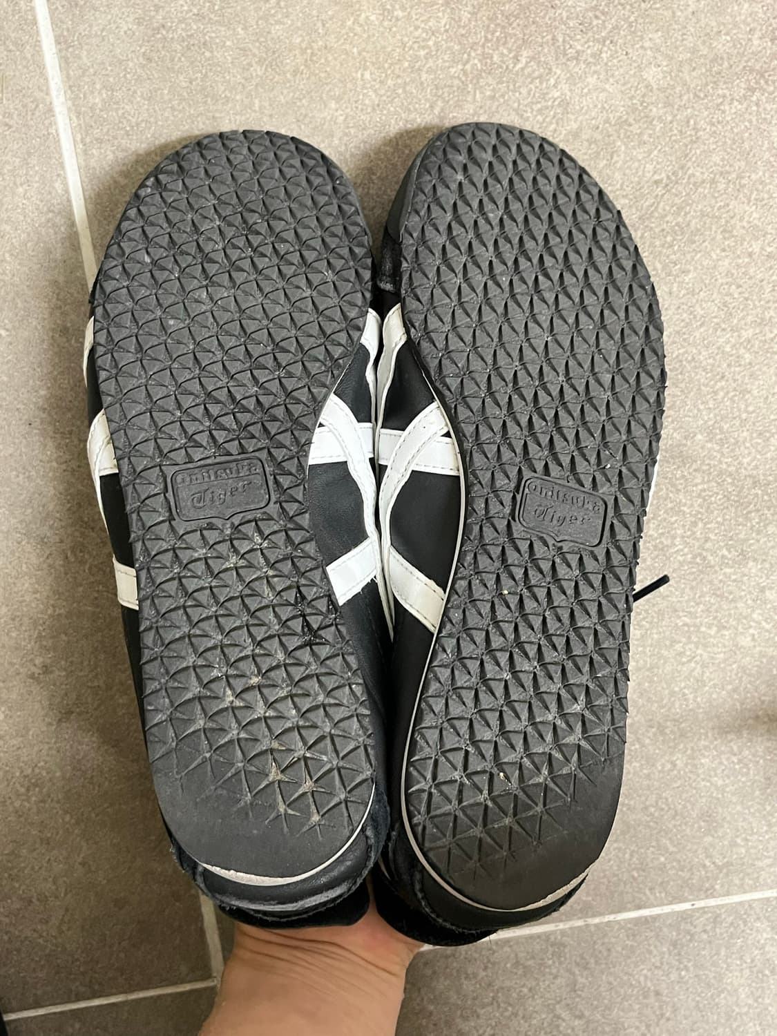 오니츠카타이거 멕시코66 블랙 화이트 245 상품이미지4