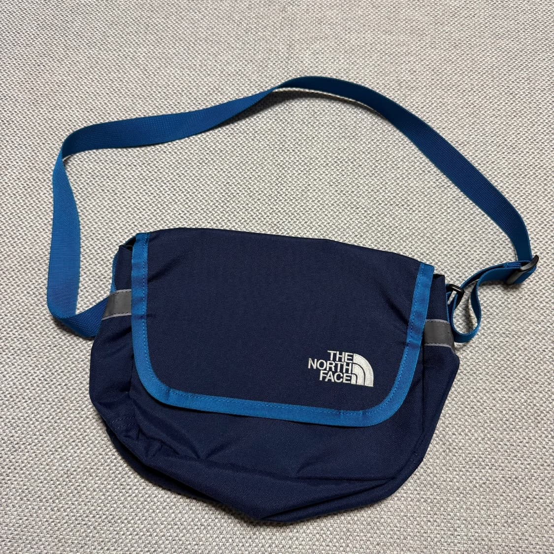 노스페이스 네이비 미니 크로스백 상품이미지1