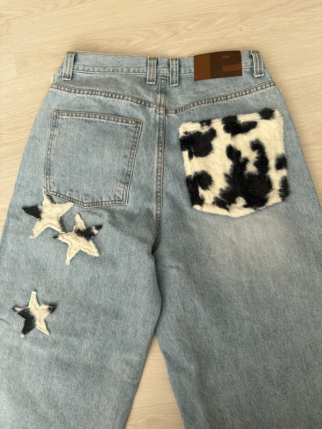 이알티알 Cow Star Denim Pants 라이트 블루 상품이미지4