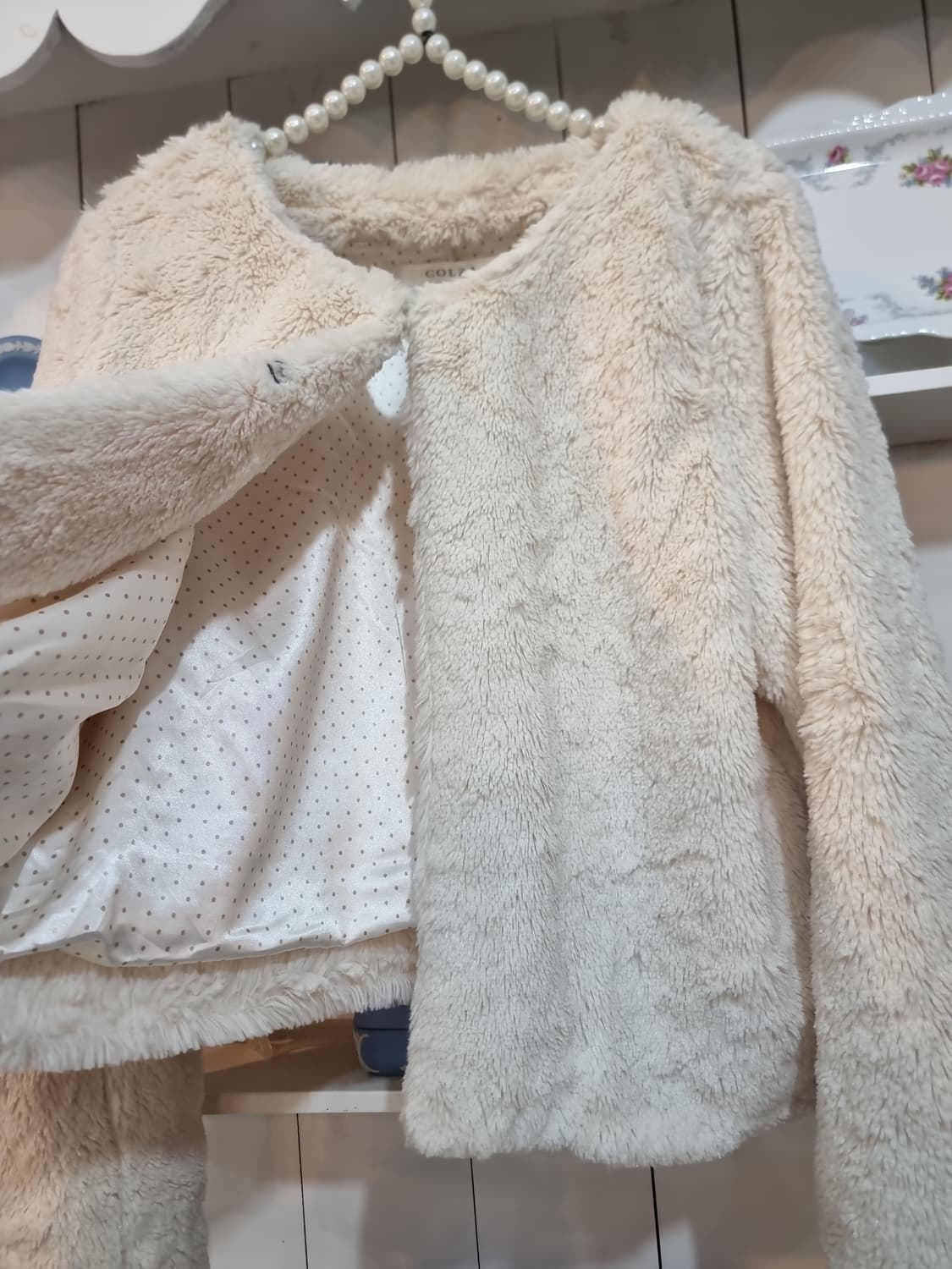 COLZA(콜자) 아이보리 페이크퍼 노카라 숏 자켓 상품이미지2