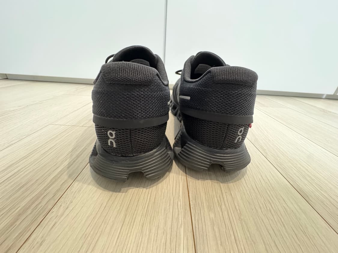 온 러닝 클라우드 5 올 블랙 245 상품이미지3