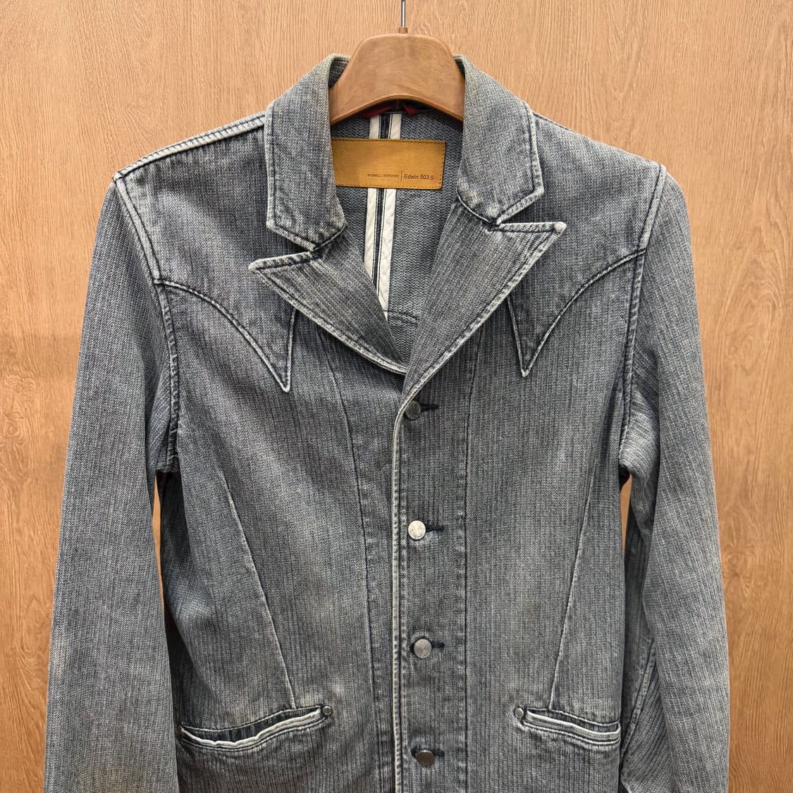 에드윈 데님 자켓 웨스턴 요크 절개 메탈 버튼 디테일 그레이 상품이미지4