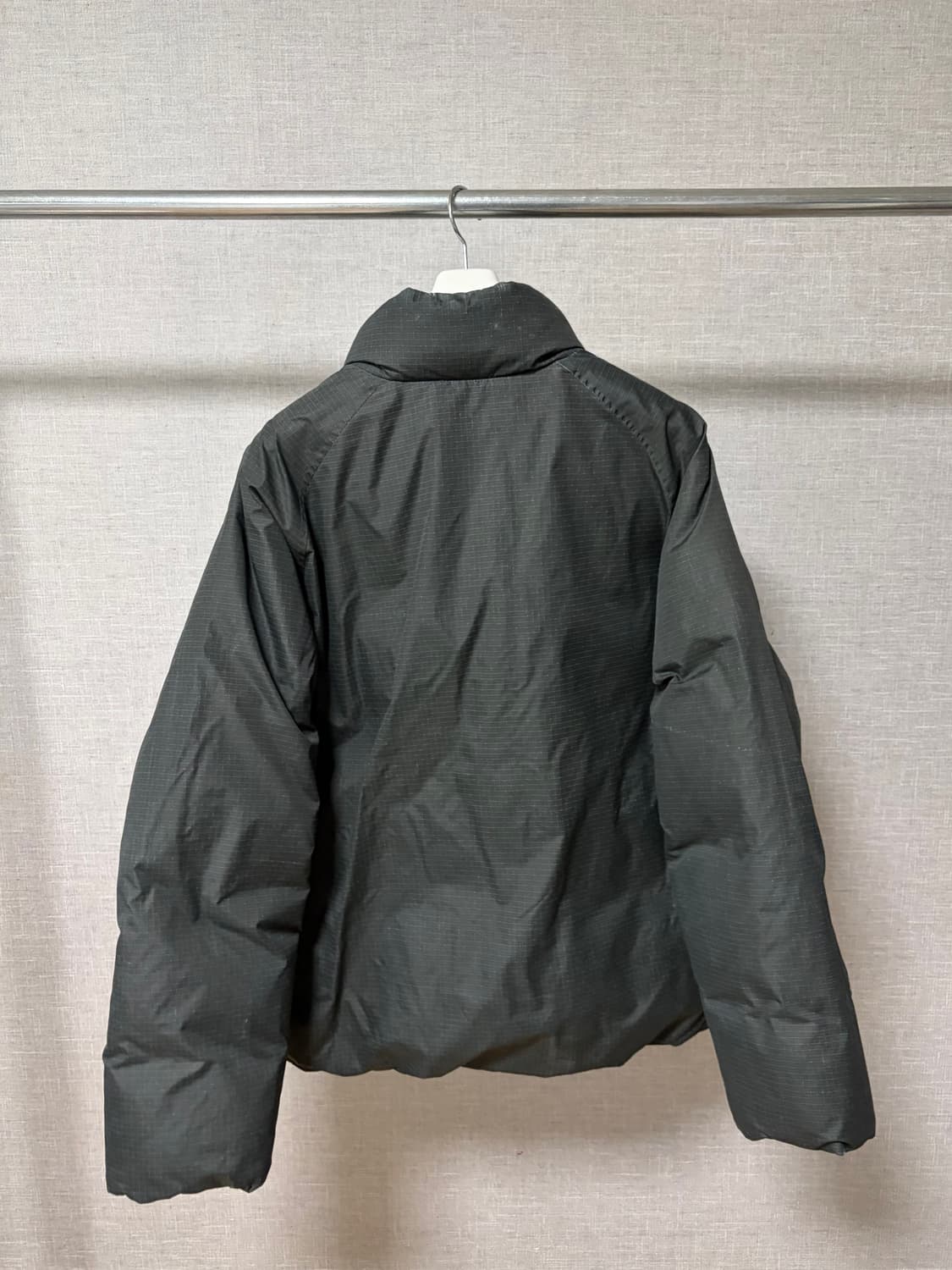 [M] 헤지스x하바티 구스다운 푸퍼 차콜 상품이미지3