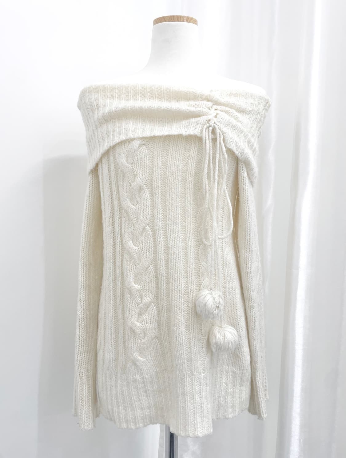 LIZ LISA 리즈리사 폼폼 오프숄더 니트   상품이미지1