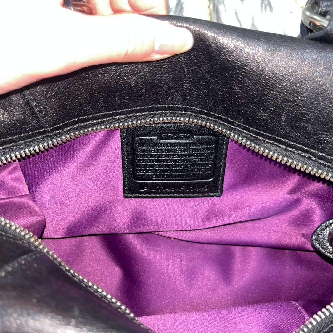 Coach 블랙 숄더백 상품이미지4