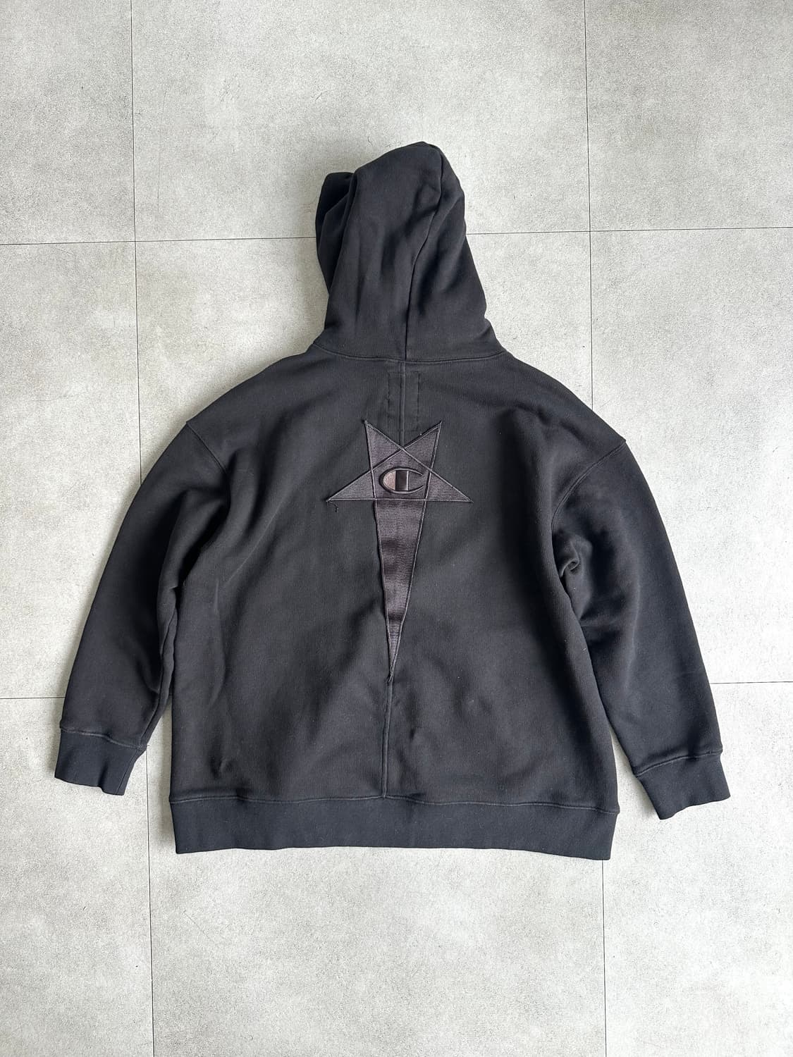 릭오웬스 x 챔피온 펜타그램 블랙 후드티 상품이미지5