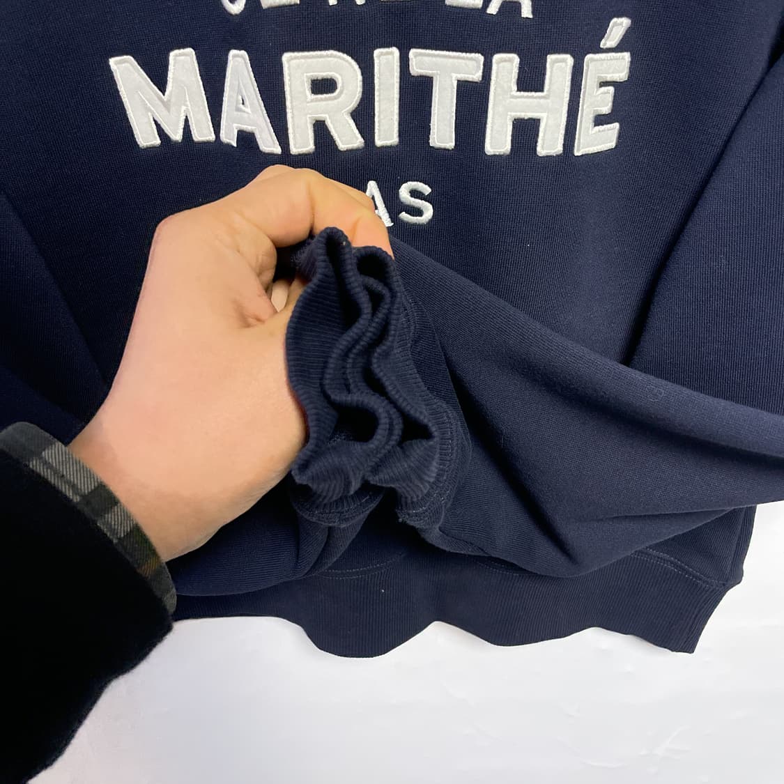 마리떼 프랑소와 저버 네이비 크롭 맨투맨 네이비 상품이미지7