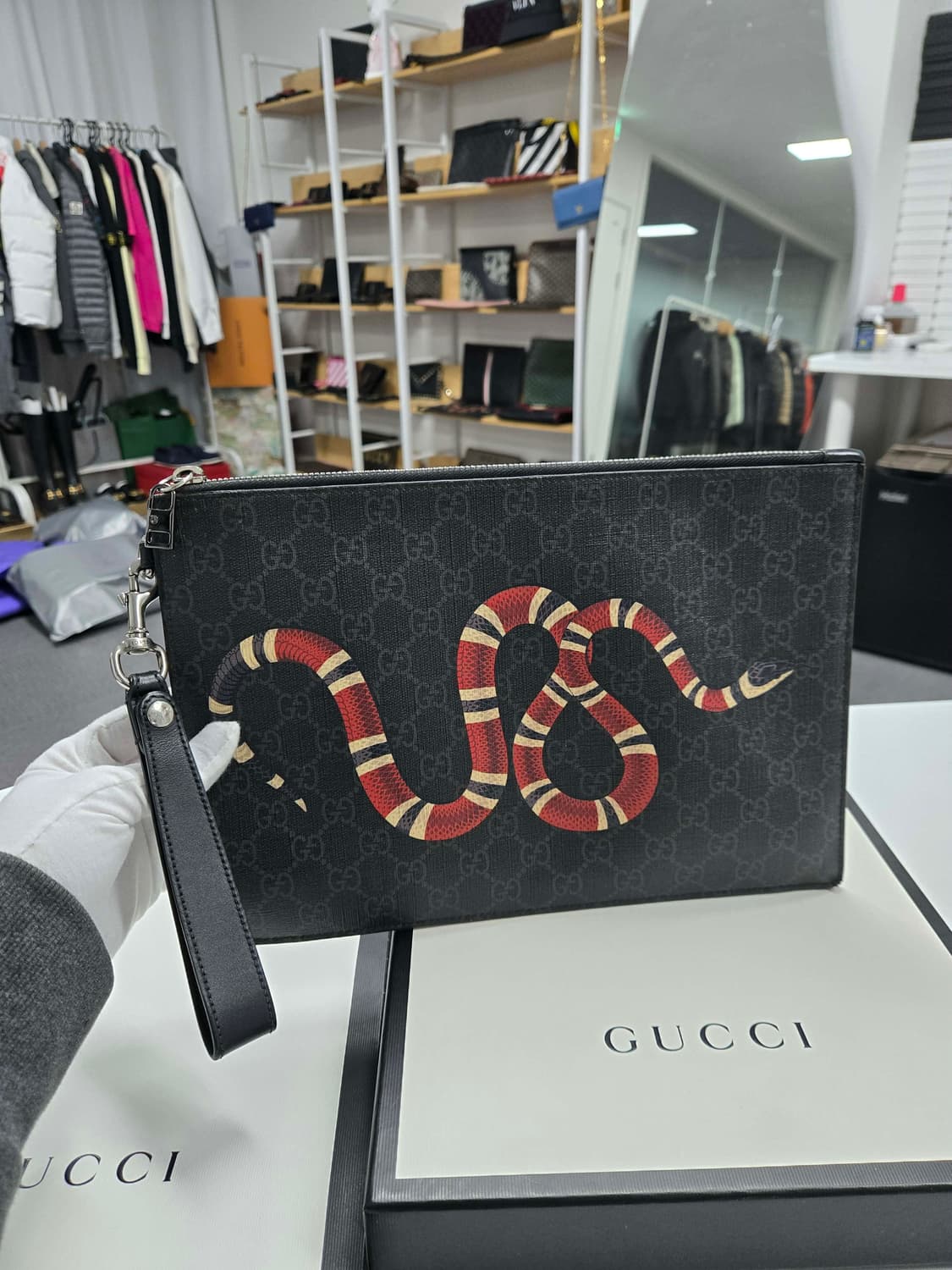 [A급컨디션] 구찌 킹스네이크 클러치백 상품이미지1