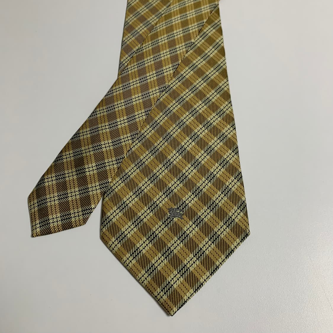 버버리(BURBERRY) 노바체크 명품넥타이 클래식룩 코디 A+등급 상품이미지4