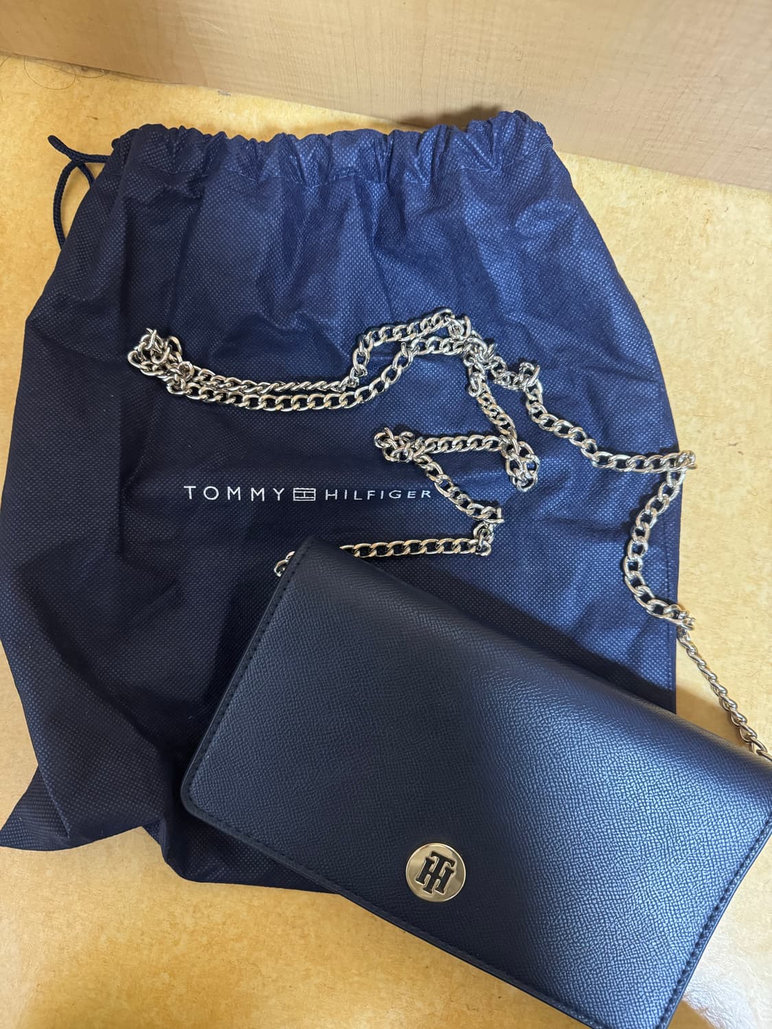 타미힐피거 네이비 체인 크로스백 상품이미지2