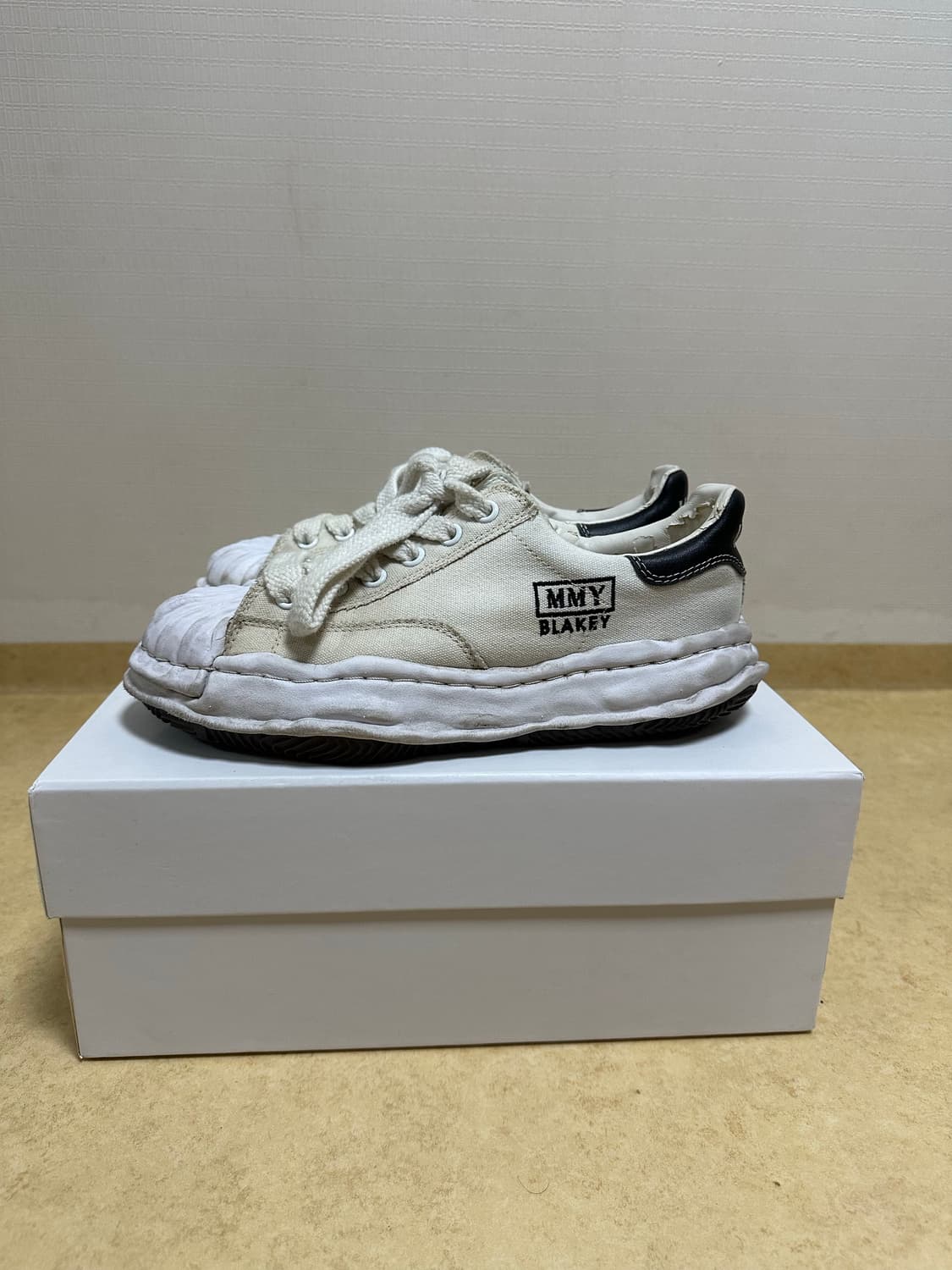 메종 미하라 야스히로 블레이키 화이트 42 상품이미지4