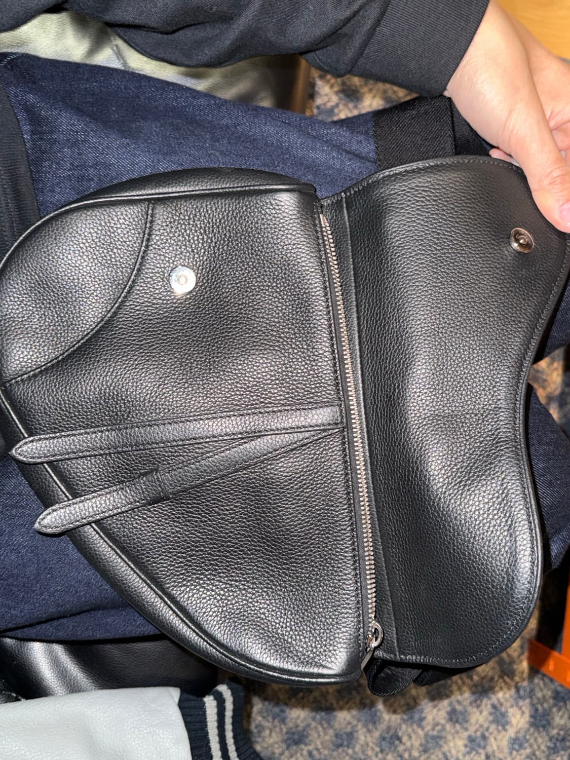 디올 남성 새들백 블랙 상품이미지6