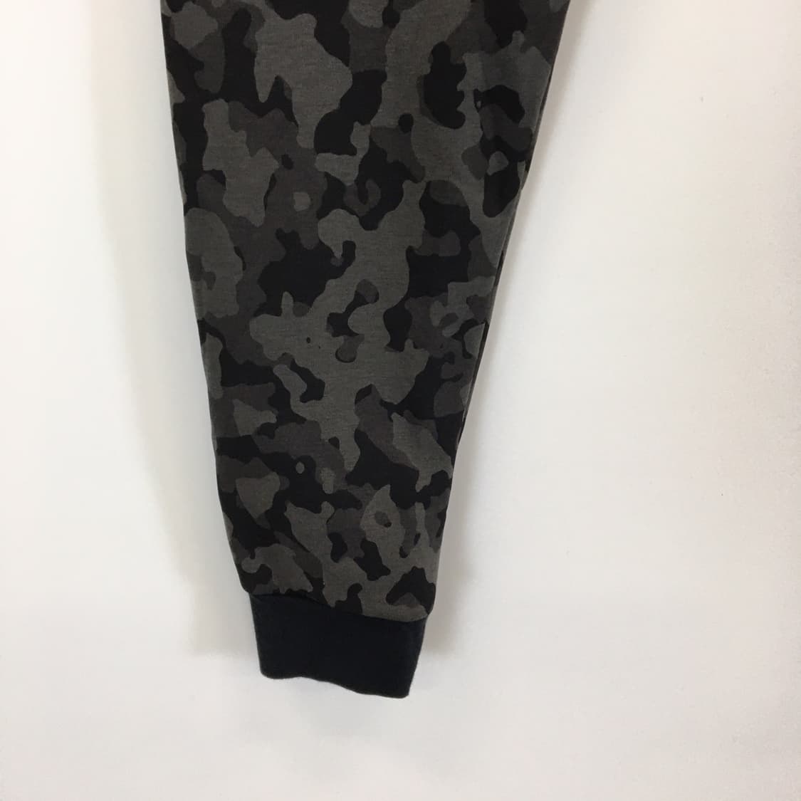 나이키 테크팩 카모 조거팬츠 30 인치 밴딩  상품이미지3