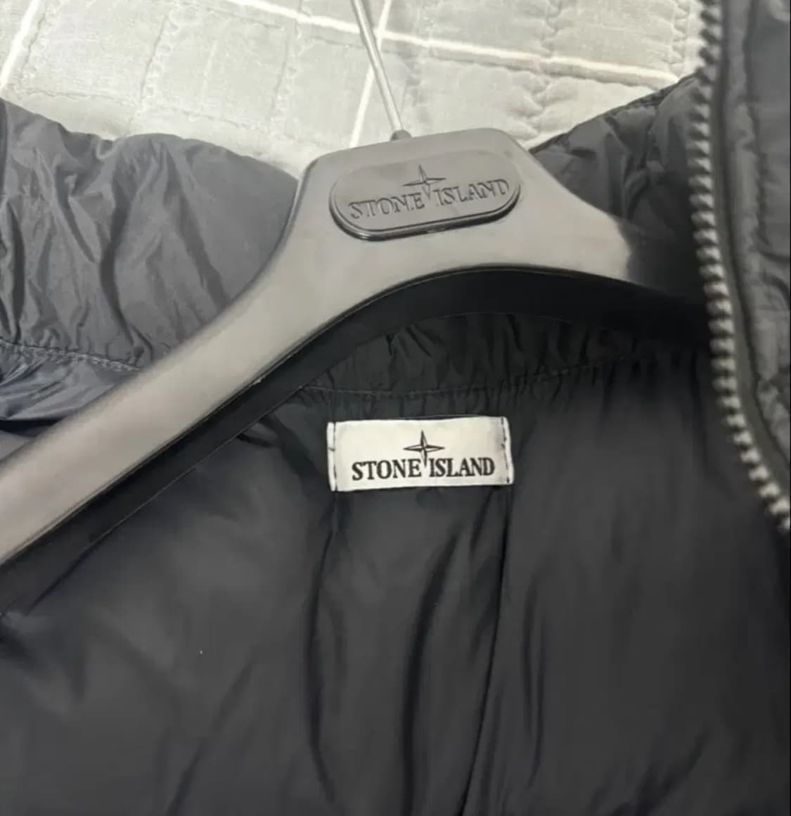 [L] 23fw 스톤아일랜드 크링클랩스 논후드 패딩 블랙 상품이미지5