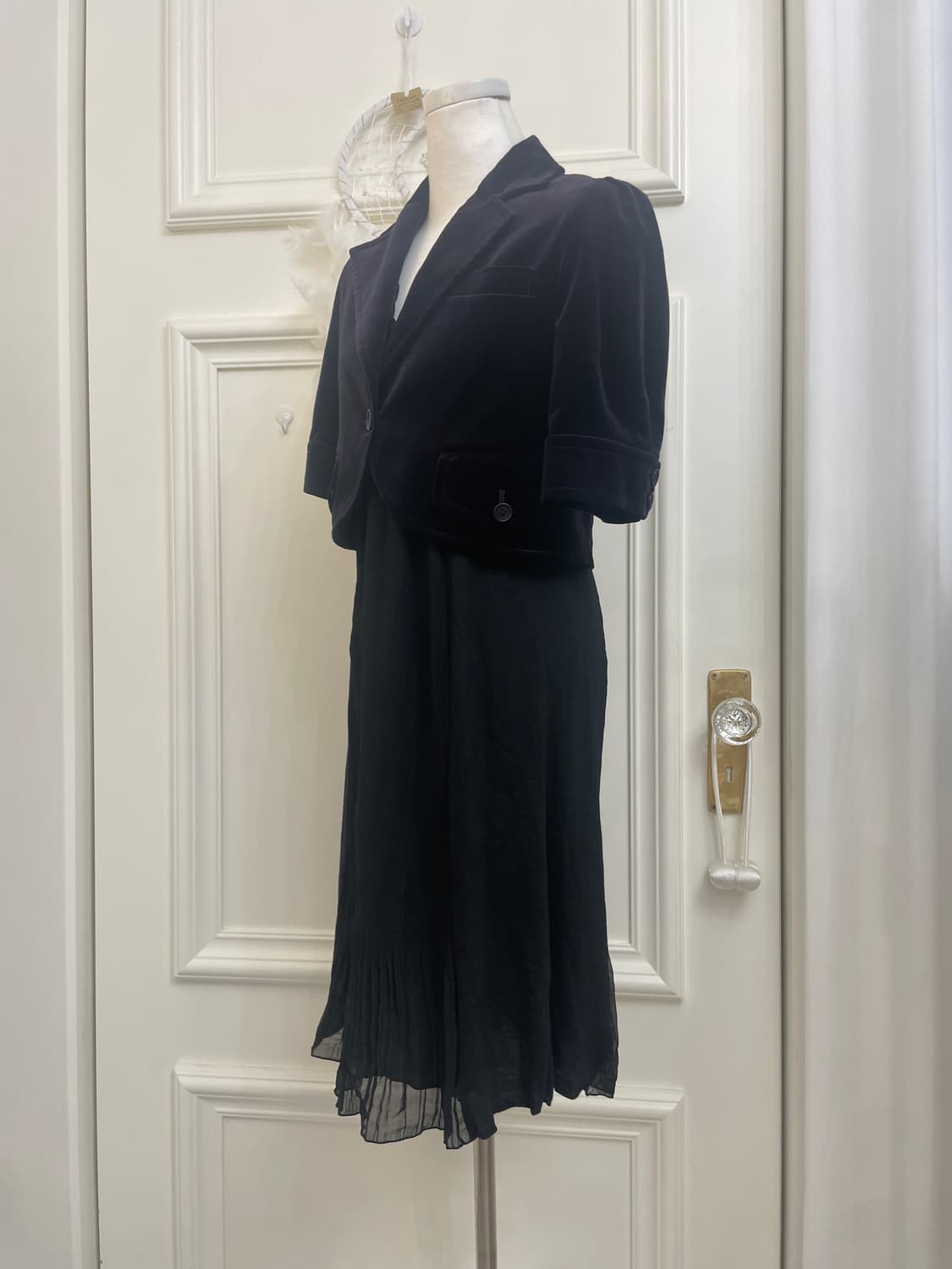 black cotton pleats point v-neck opc 상품이미지9