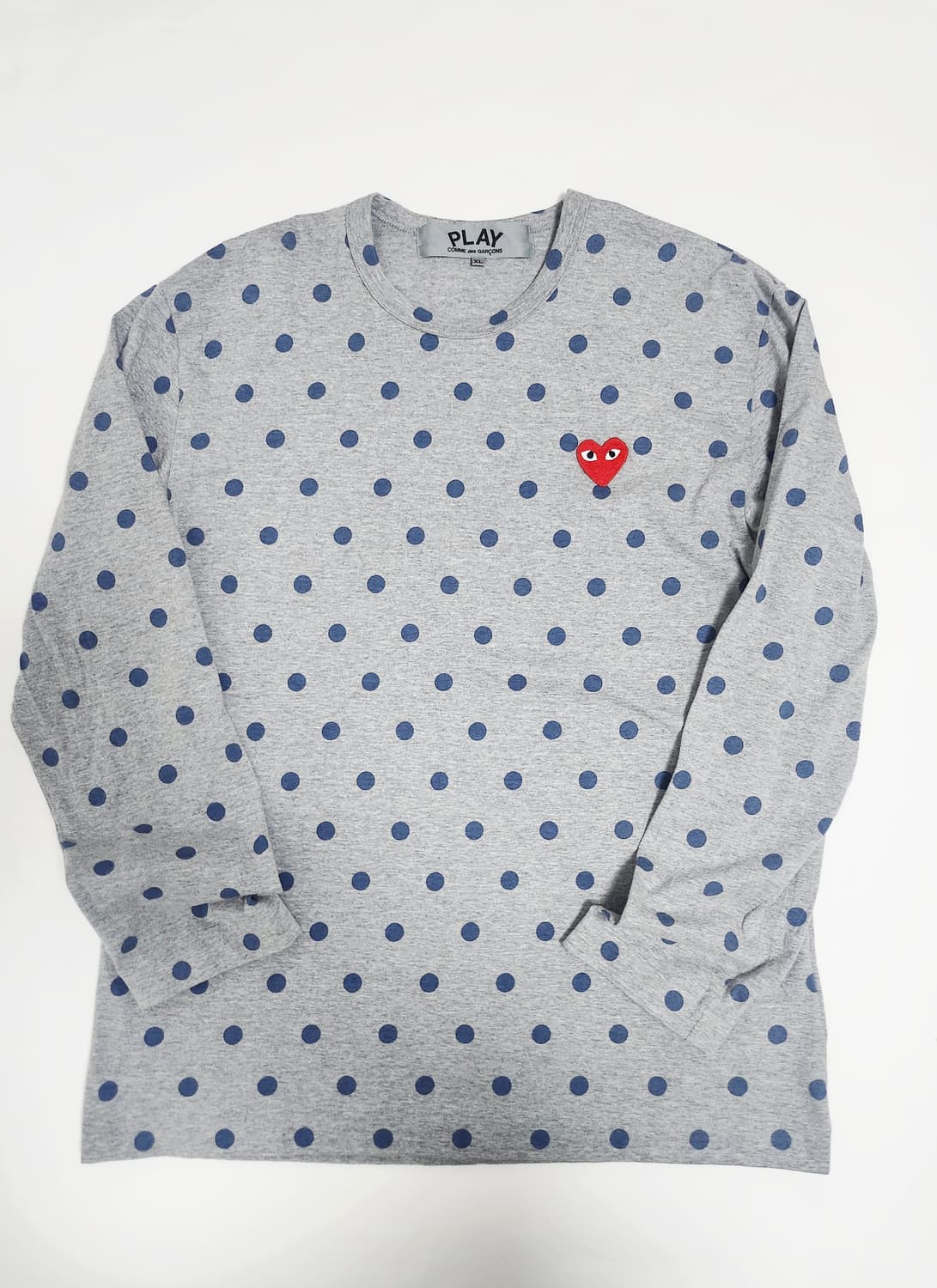 꼼데가르송 PLAY 라인의 도트 패턴 긴팔 상품이미지1