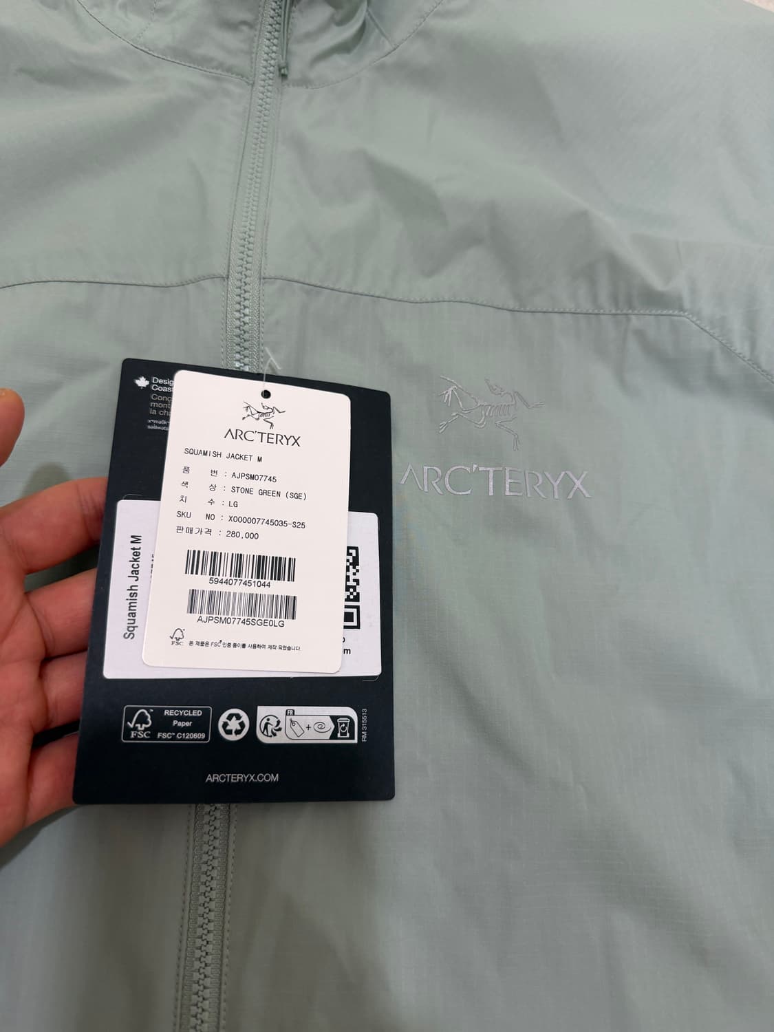 아크테릭스 스쿼미시 자켓 L 사이즈  상태 9.0/10  만약 크림에서  상품이미지2