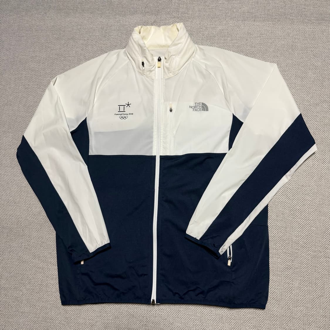 노스페이스 평창 올림픽 경량 바람막이 상품이미지1