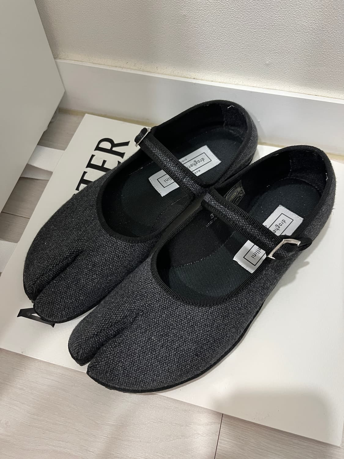 드로게리아 크리베리니 타비 메리제인 (240사이즈) 상품이미지1