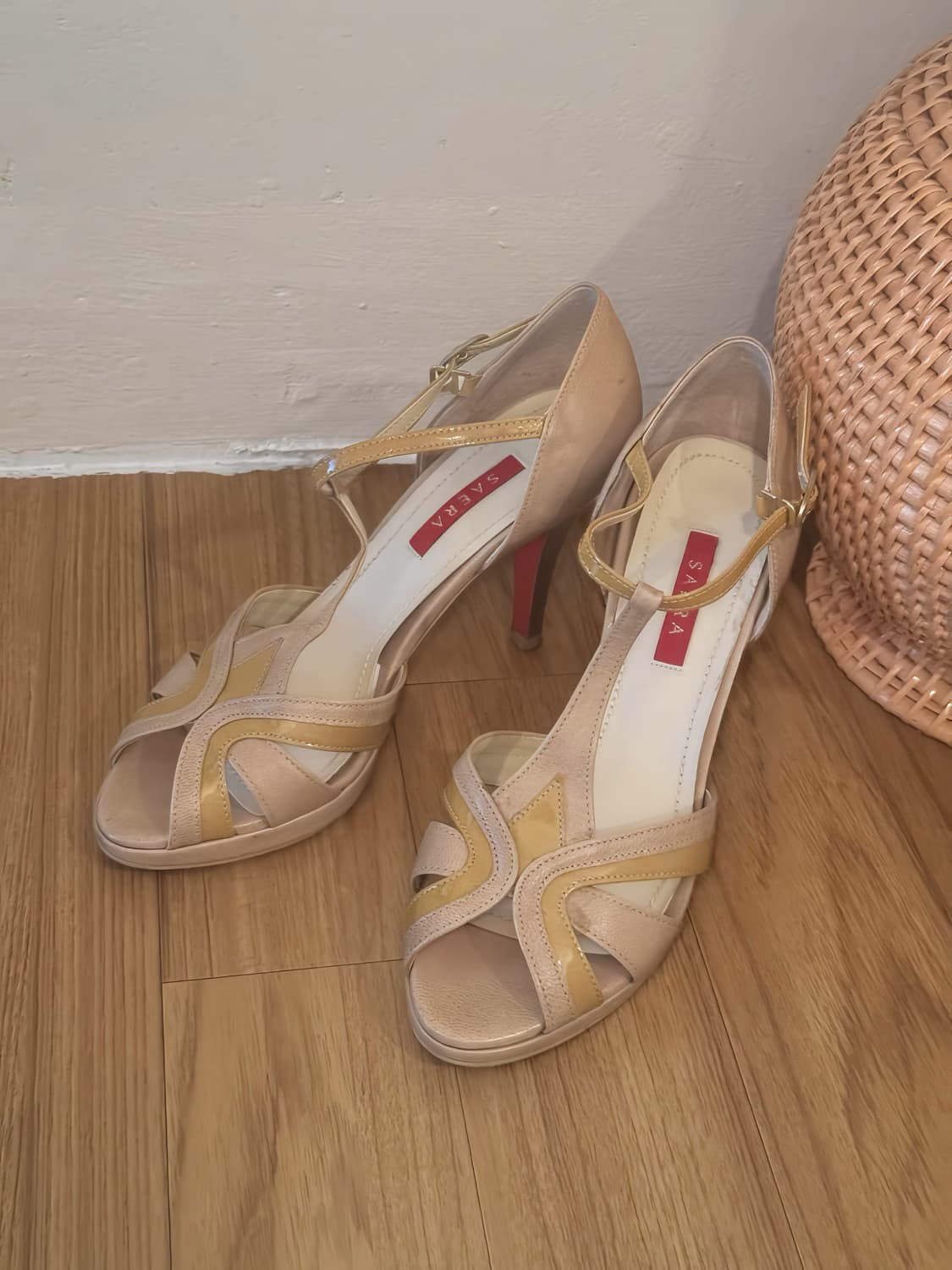 SAERA 빈티지 베이지 힐 상품이미지1