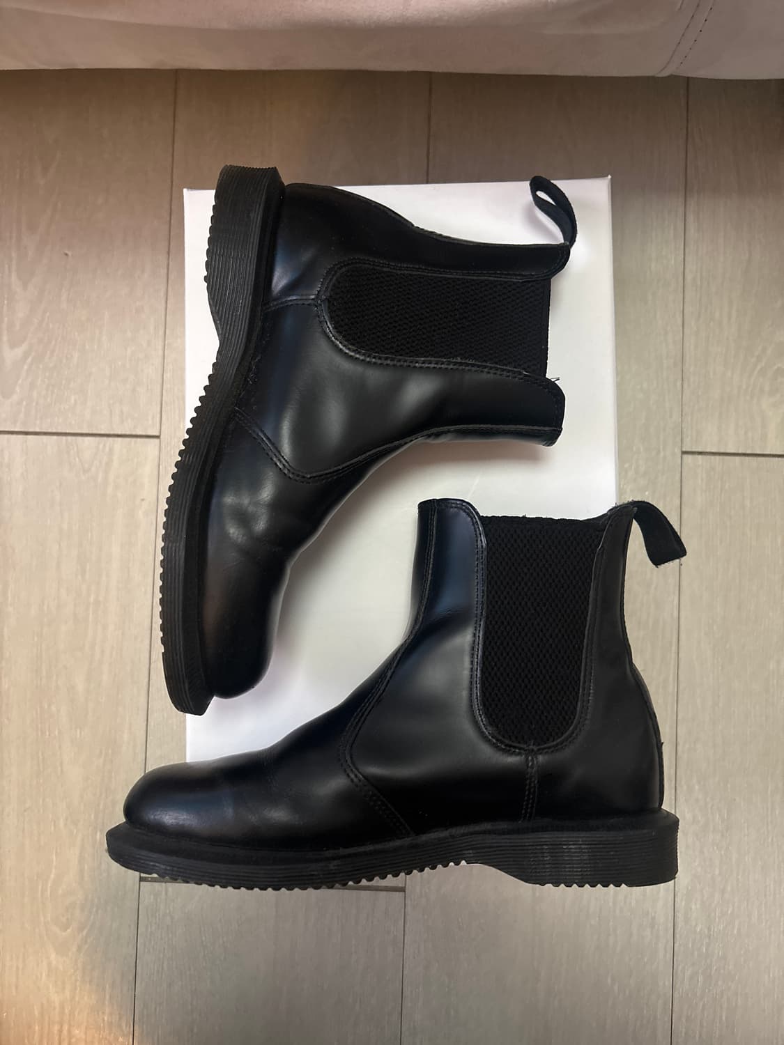 닥터마틴 도트 플로라 부츠 상품이미지2