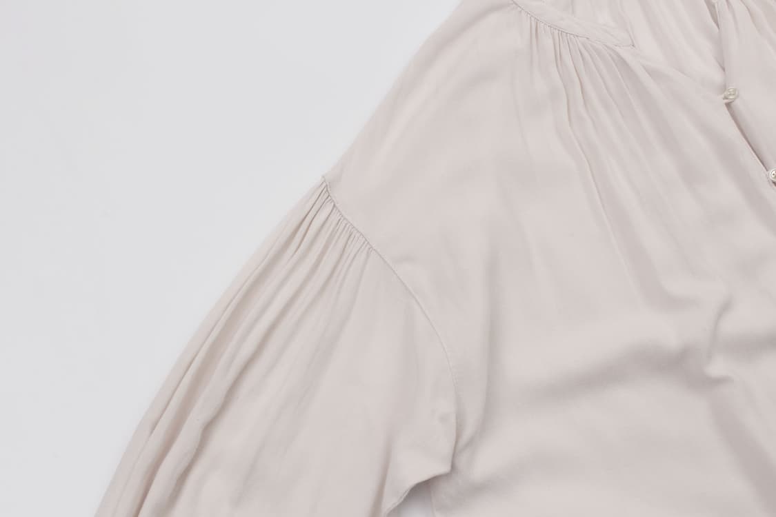 NIKO AND…  Gathered Half Sleeve Blouse  상품이미지3