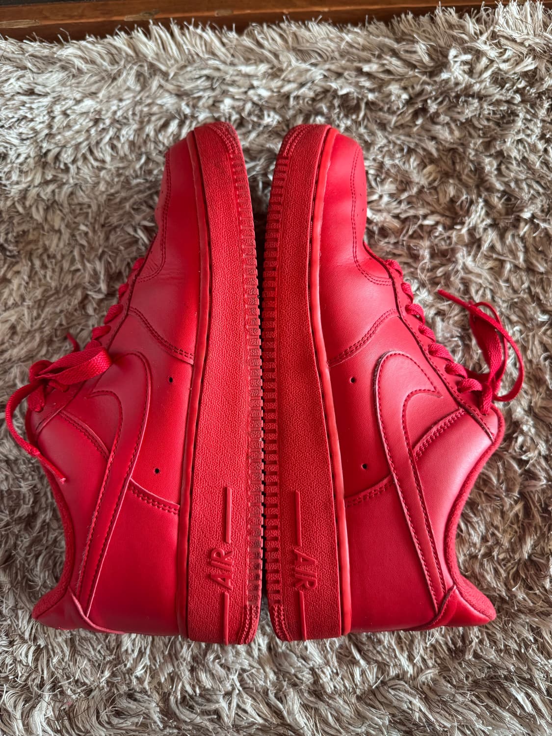 [275] 나이키 에어포스 1 '07 LV8 로우 트리플 레드 상품이미지4