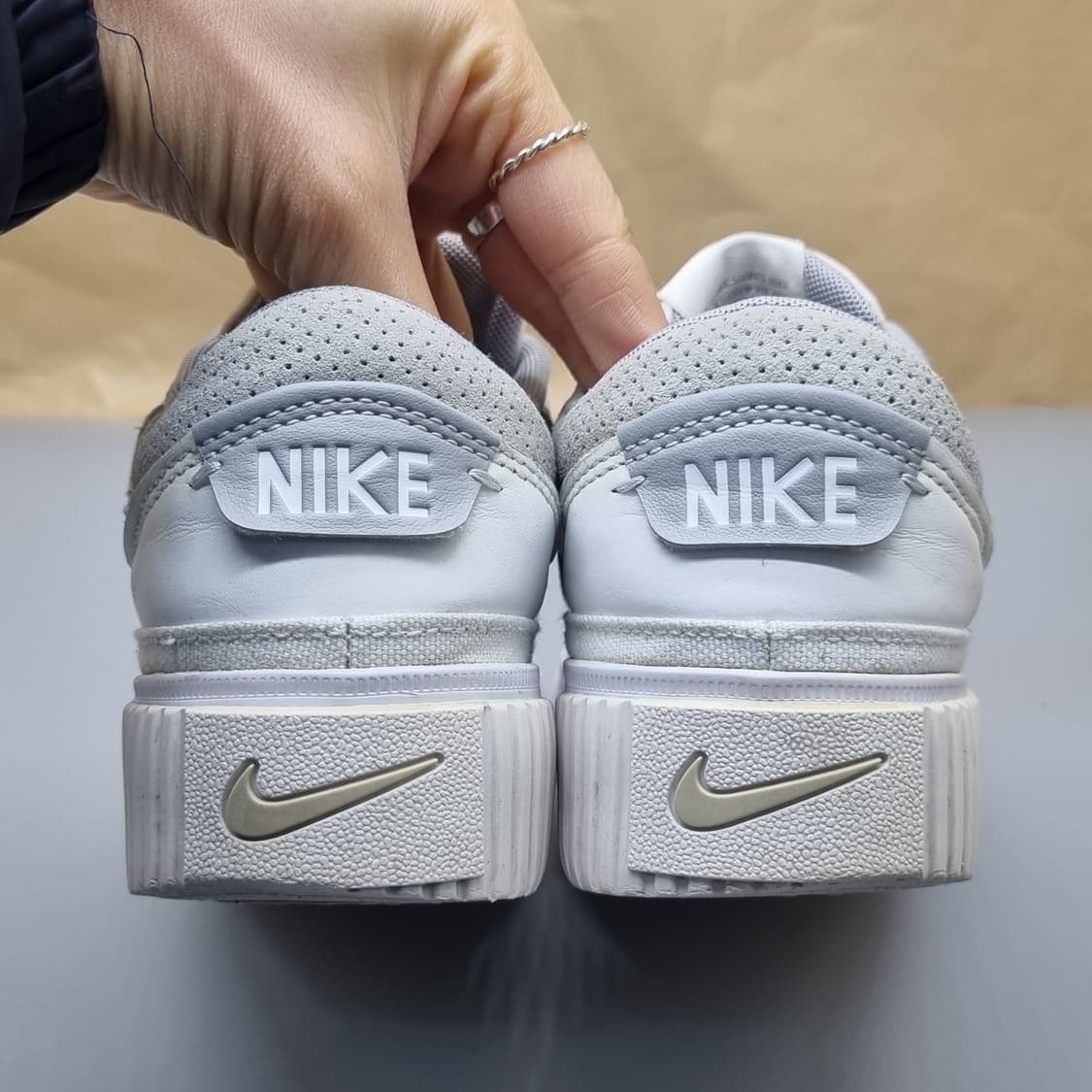 나이키 코트 레거쉬 리프트 스니커즈 245 상품이미지3