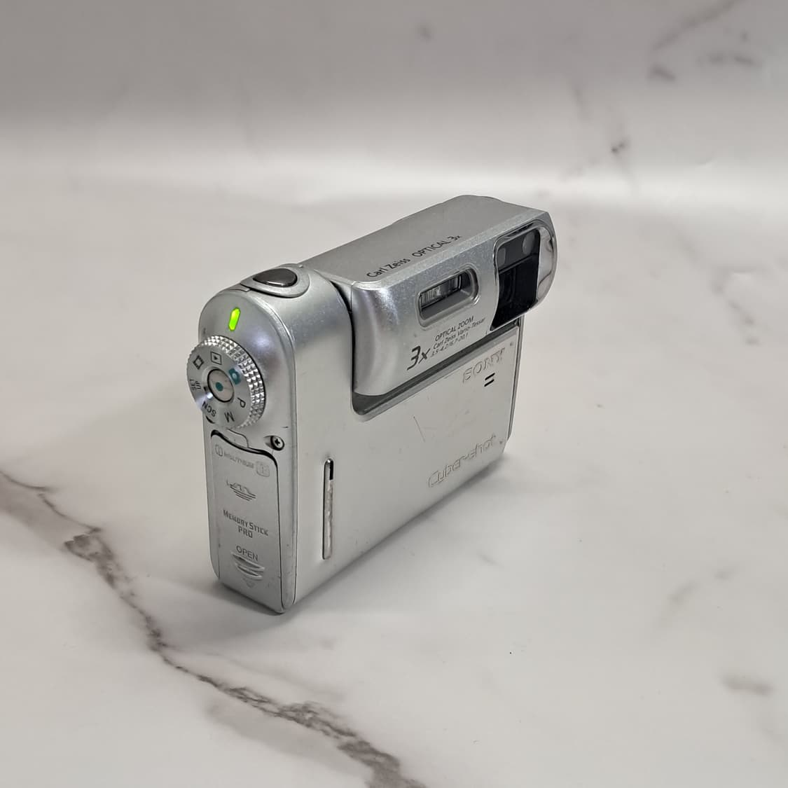 레드벨벳 슬기 디카! 소니 Cyber-shot 디지털 카메라 실버 상품이미지3