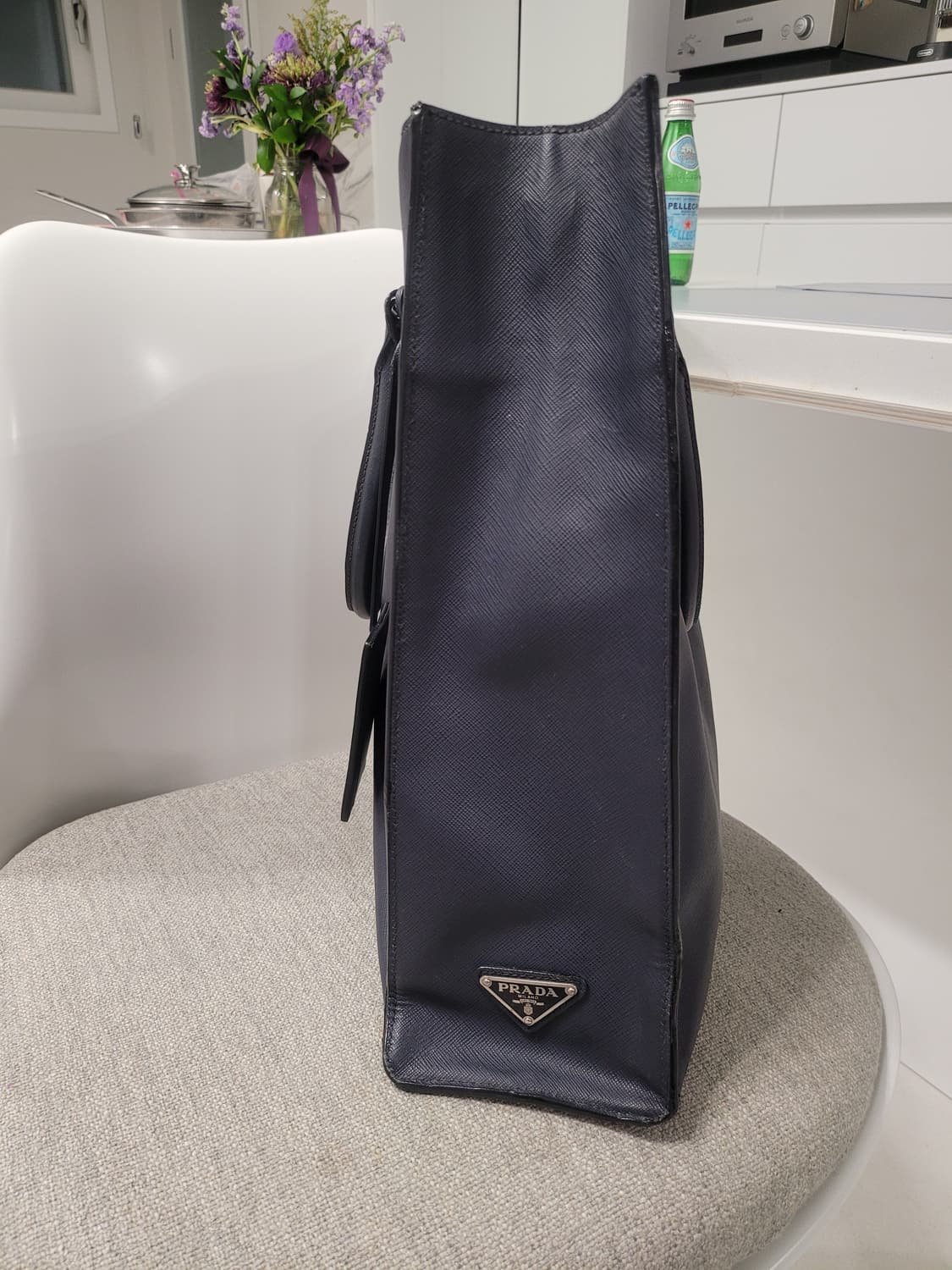 세련된 네이비 컬러 PRADA 프라다 사피아노 남성 토트백 B급 중고 상품이미지1