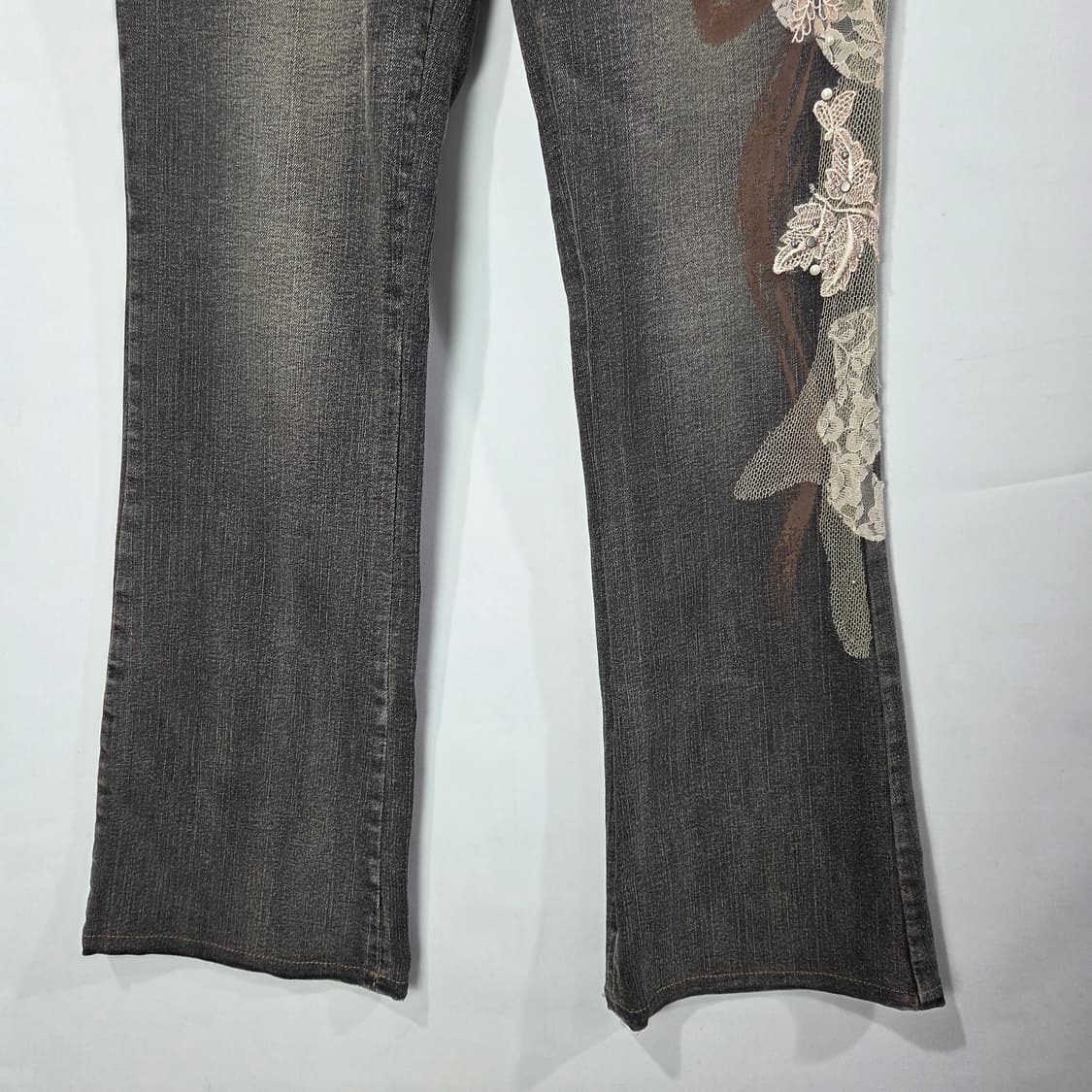 [Perla nova] 핸드자수 레이스 부츠컷 데님팬츠 상품이미지4