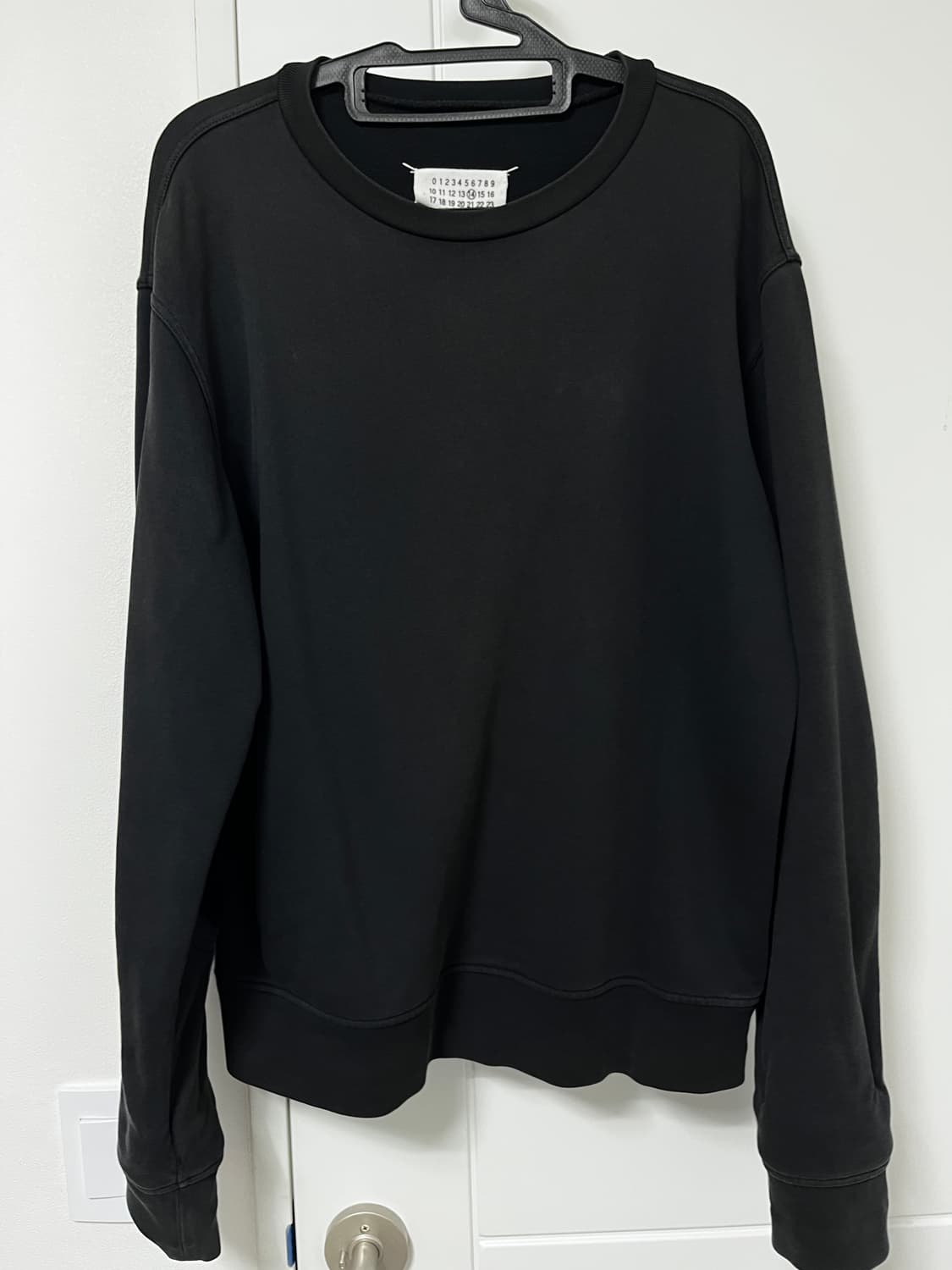 마르지엘라 엘보우 패치 맨투맨 싸게 팝니다! 상품이미지1